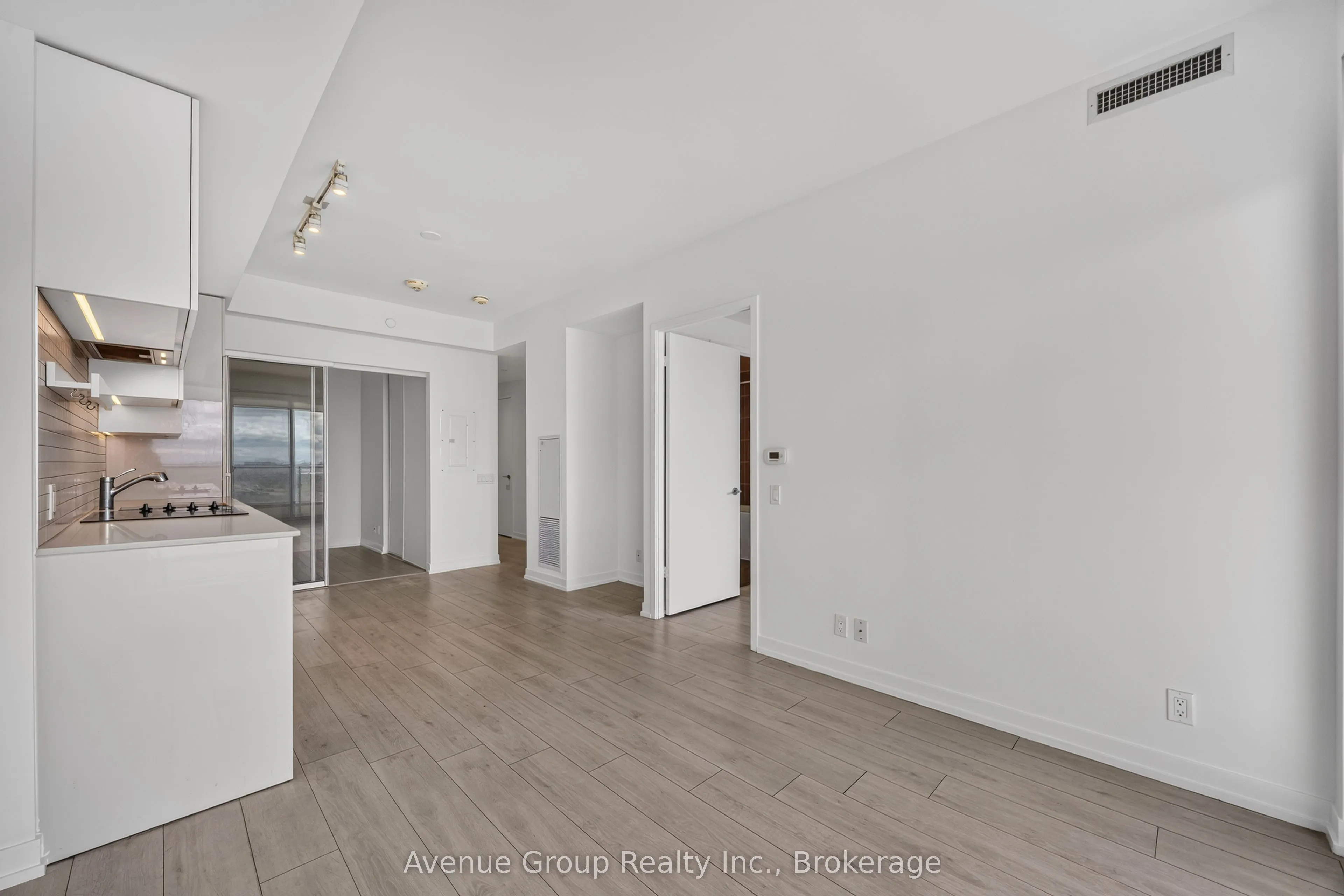 898 Portage Parkway #2106