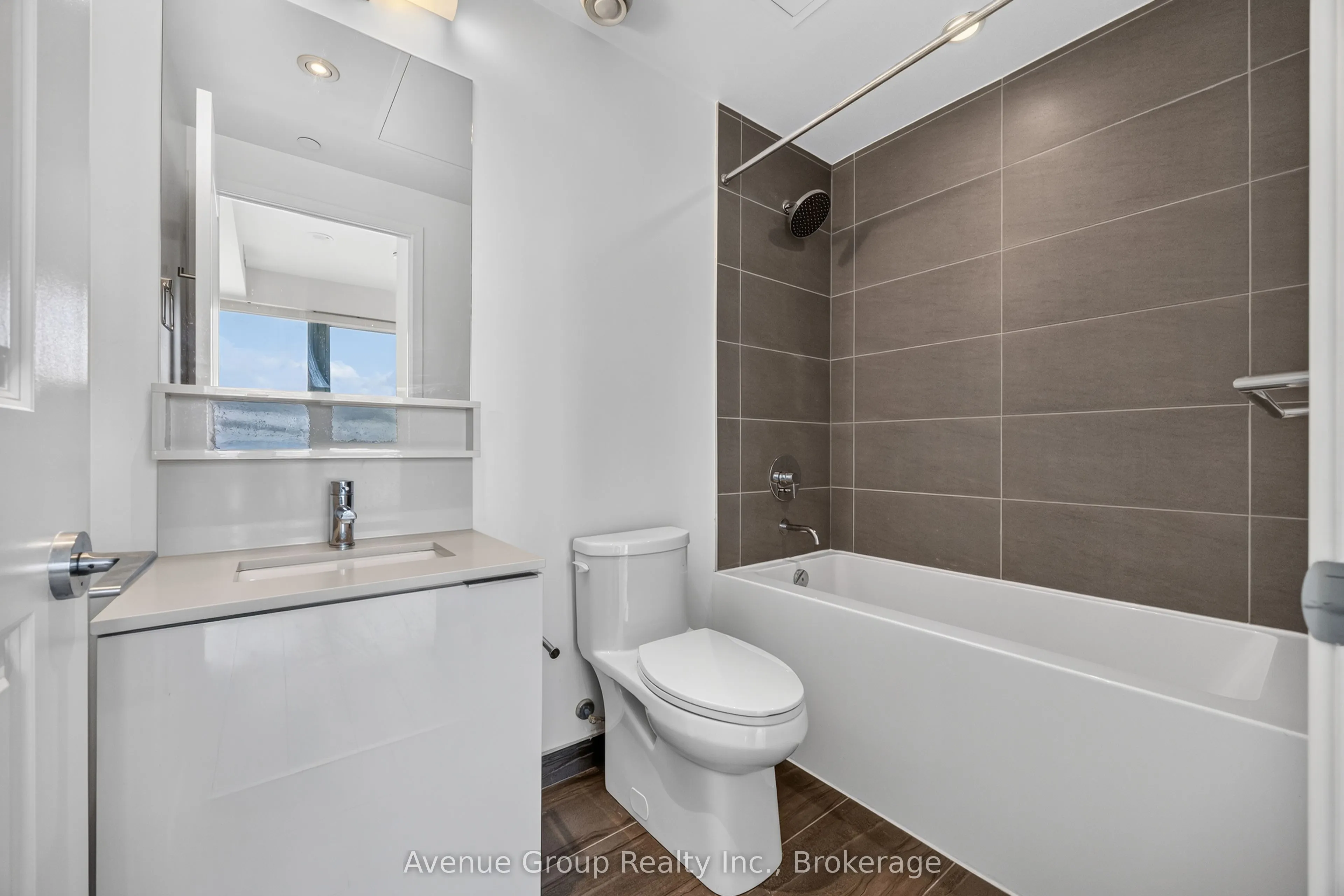 898 Portage Parkway #2106
