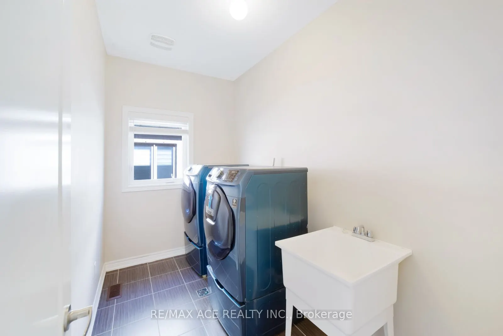 15 Bell Avenue