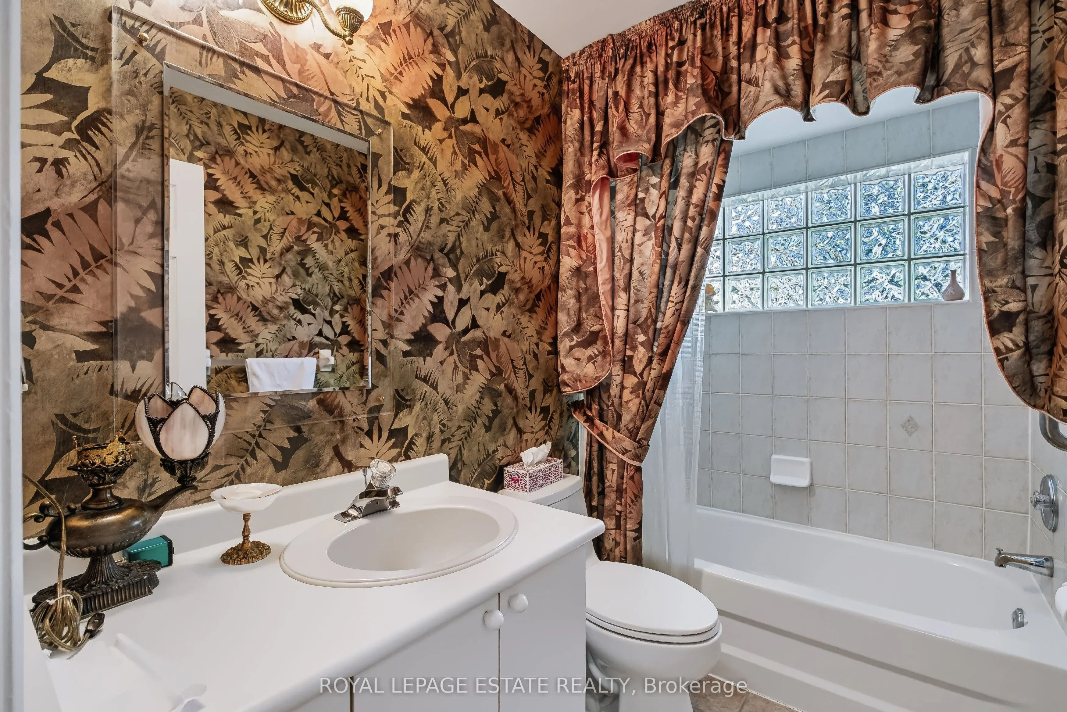 8038 Yonge Street #17