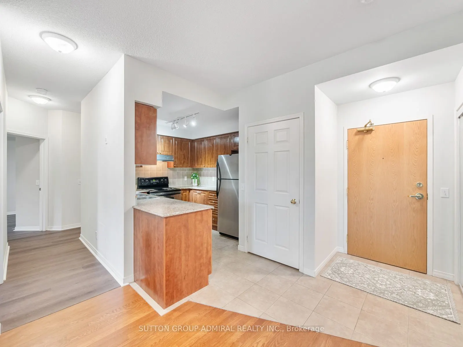 1 Maison Parc Court #215