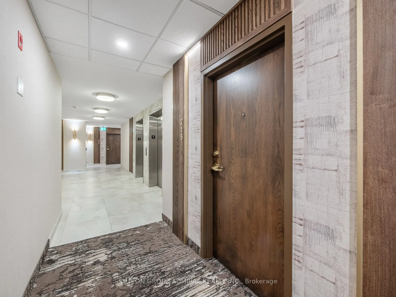 1 Maison Parc Court #215