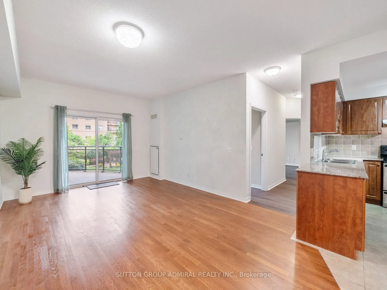 1 Maison Parc Court #215