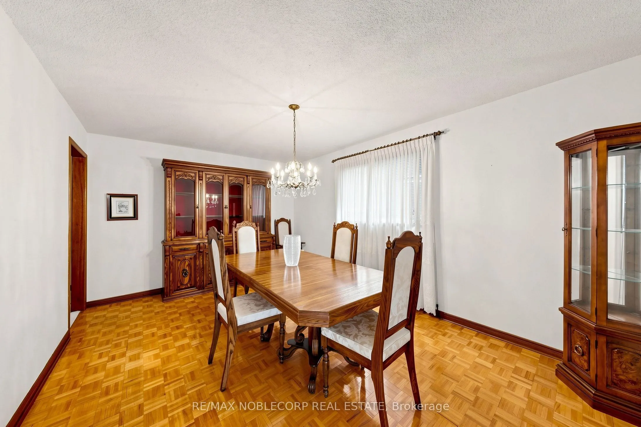 162 Venetian Crescent