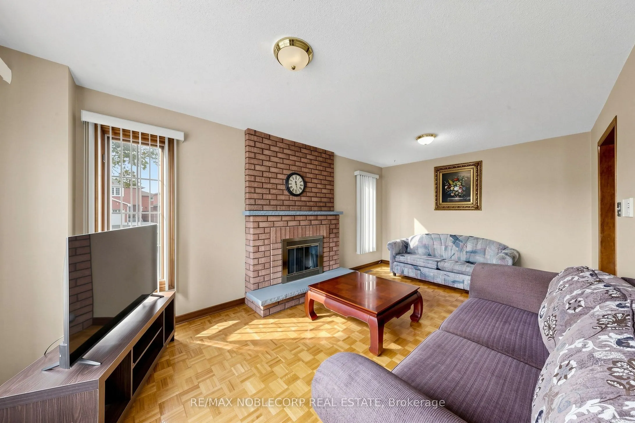 162 Venetian Crescent