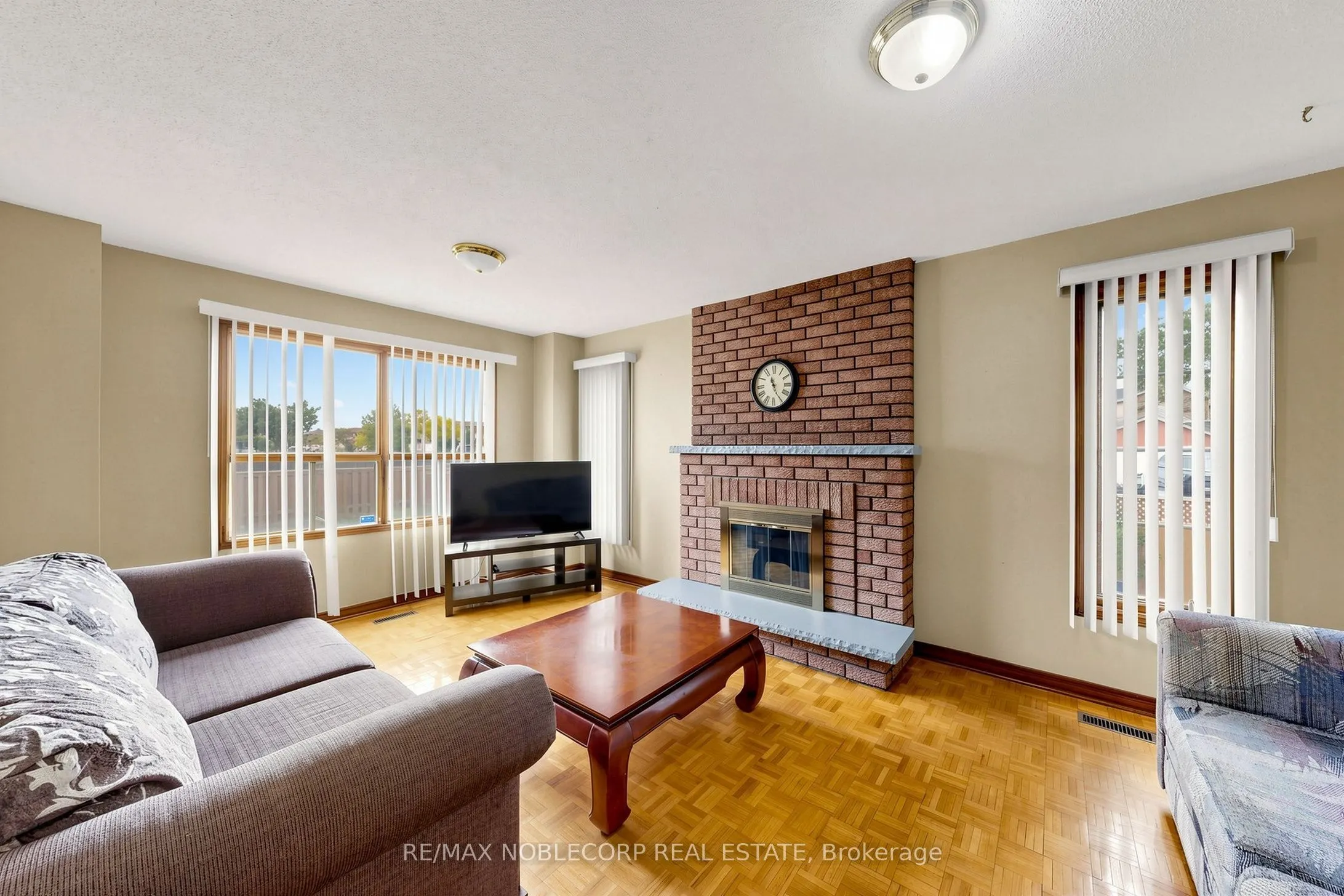 162 Venetian Crescent