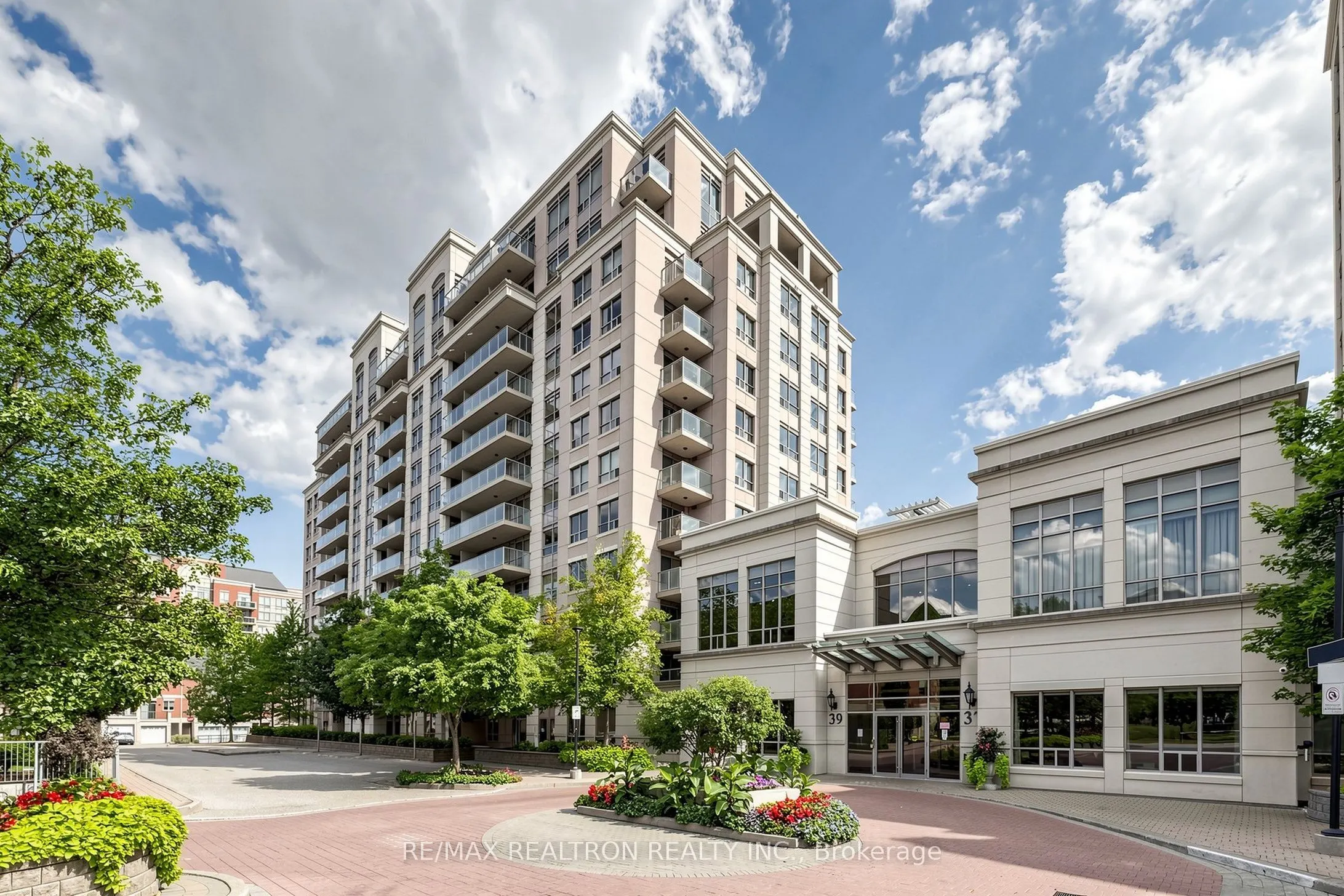 39 Galleria Parkway #UPH3