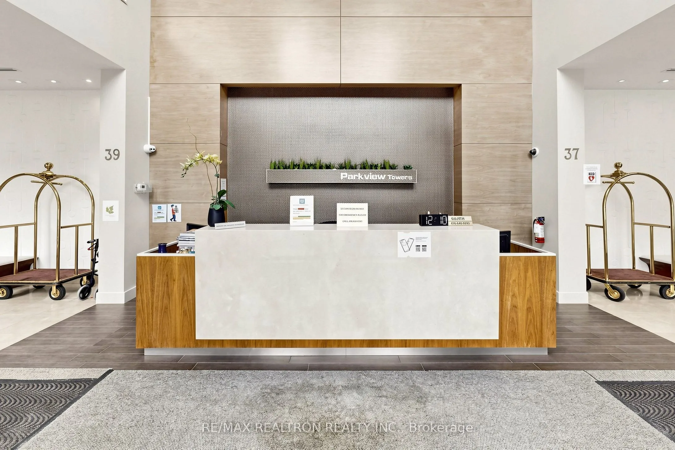 39 Galleria Parkway #UPH3
