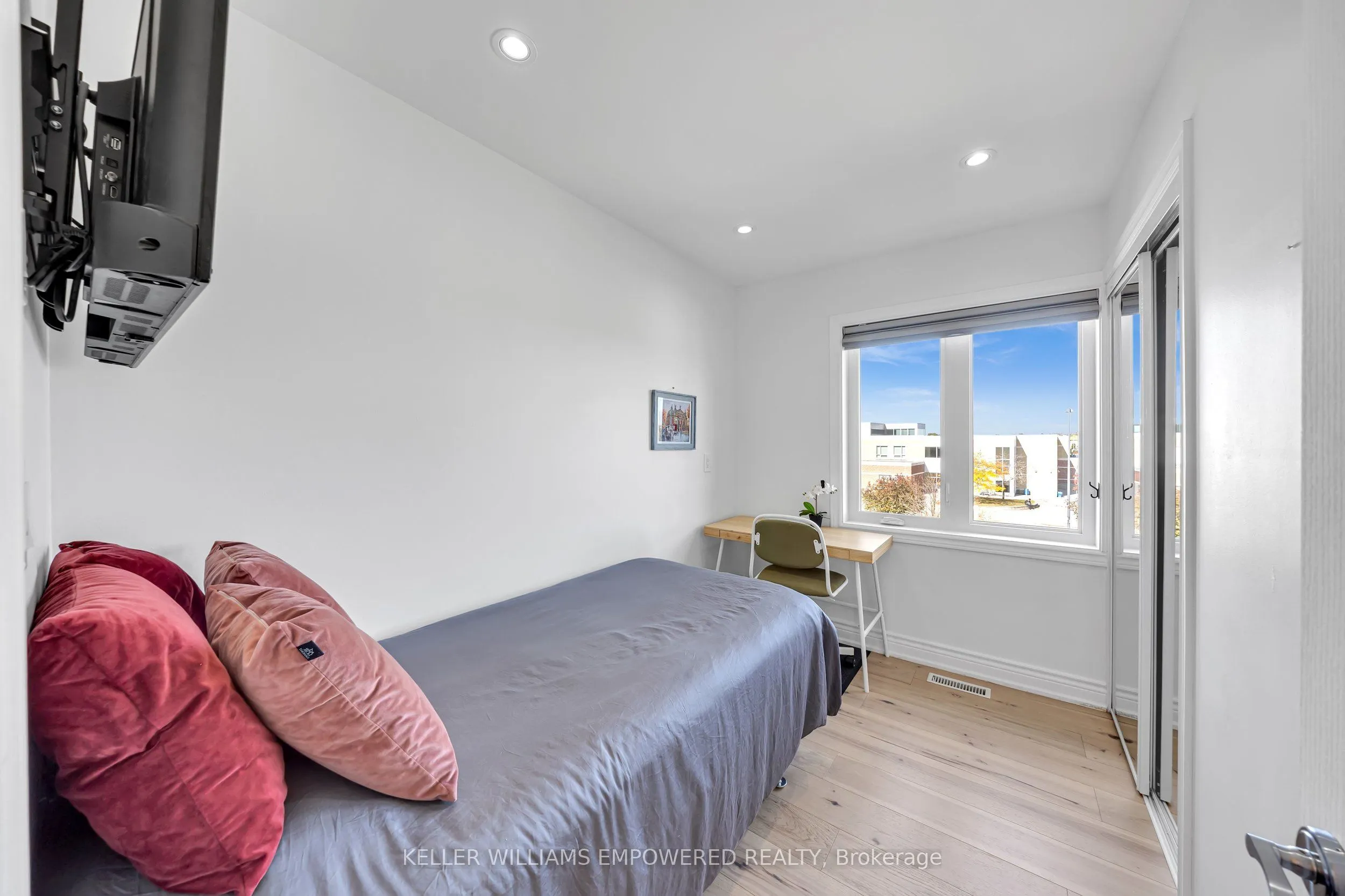 24 Lucena Crescent
