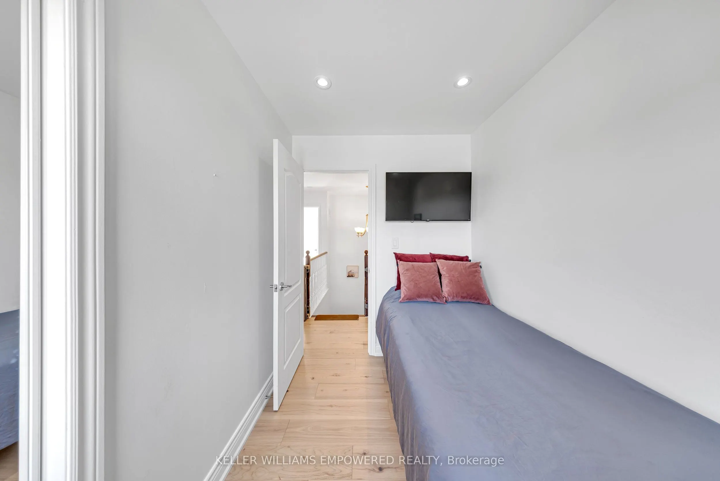24 Lucena Crescent