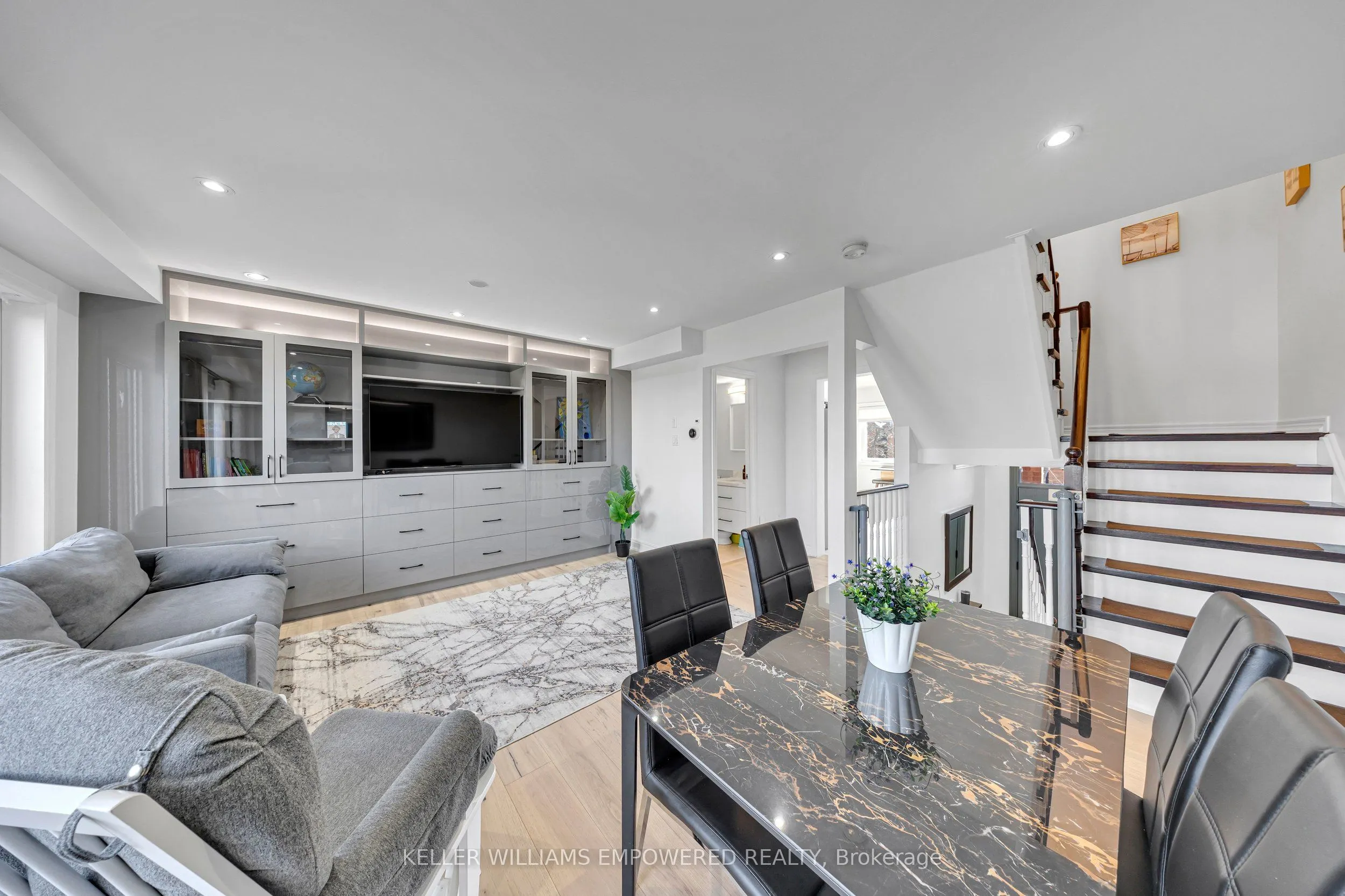 24 Lucena Crescent
