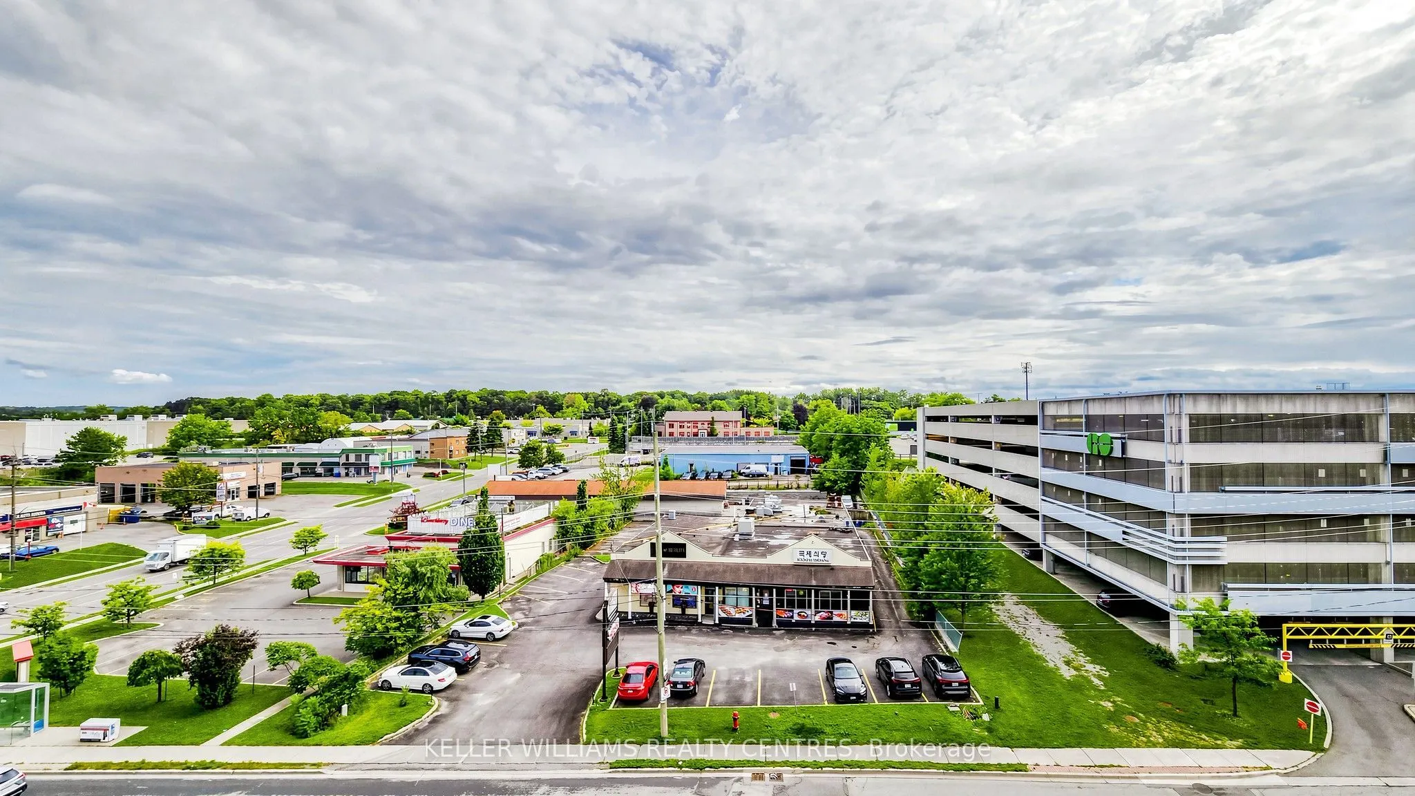 160 Wellington Street E #417