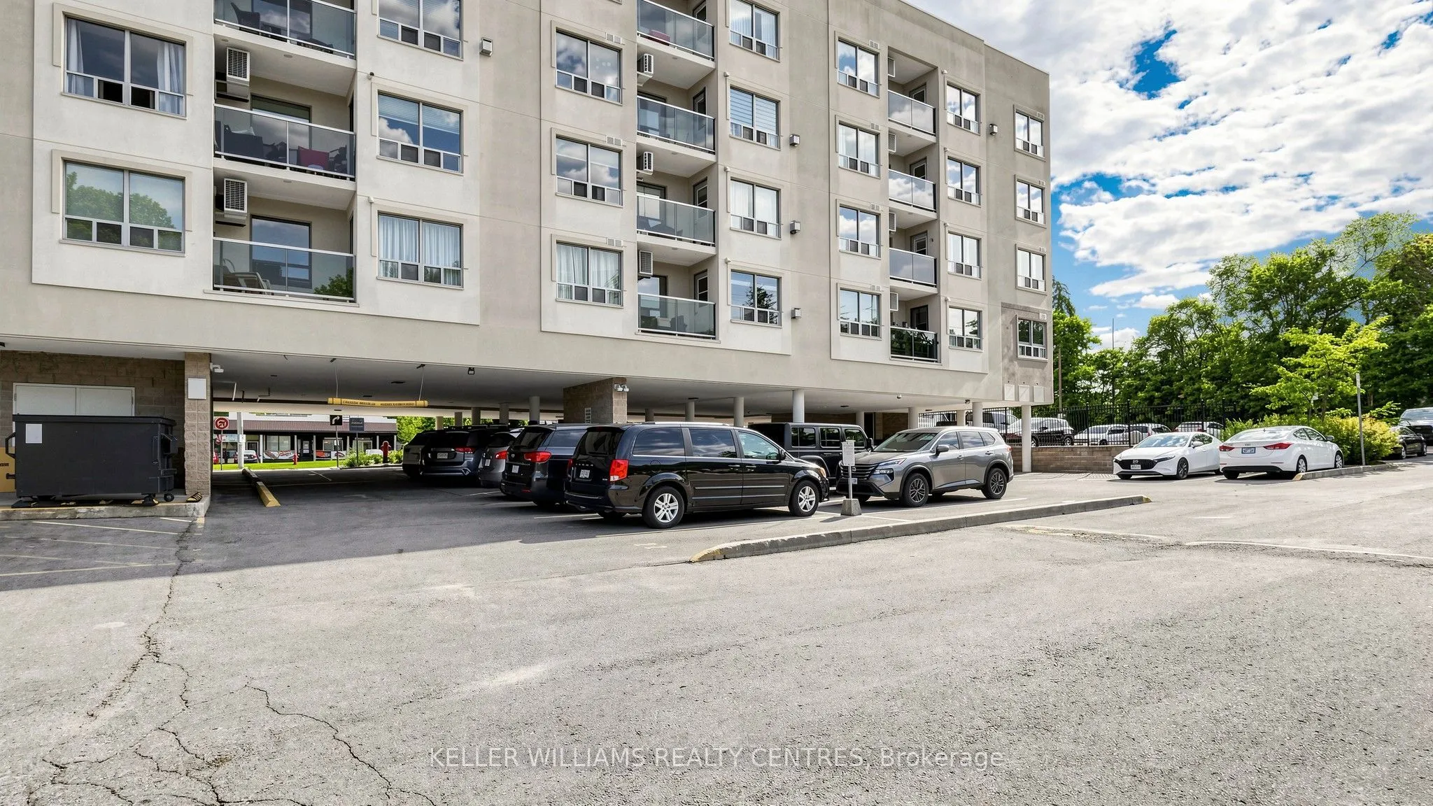 160 Wellington Street E #417