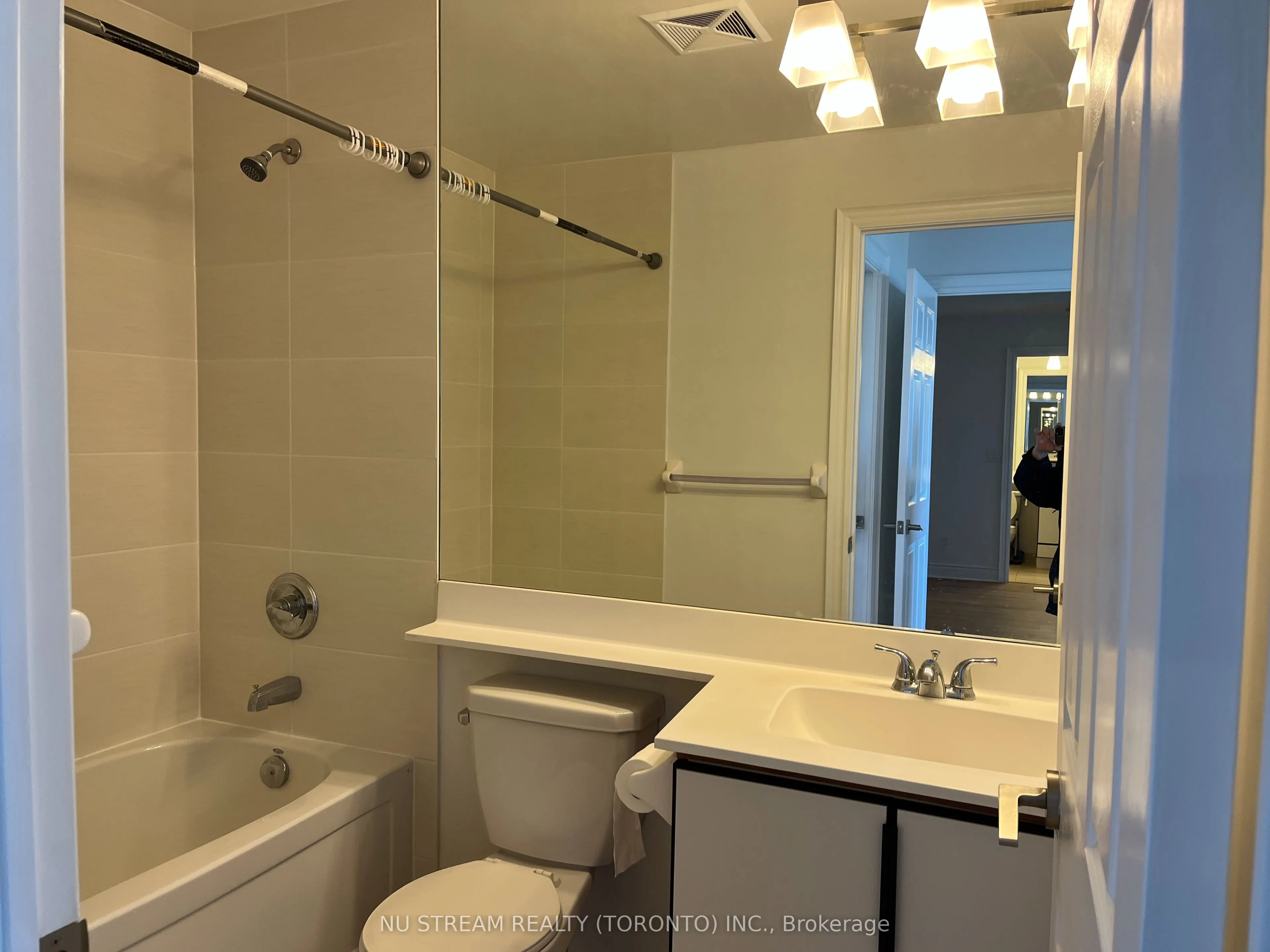 23 Cox Boulevard #1651