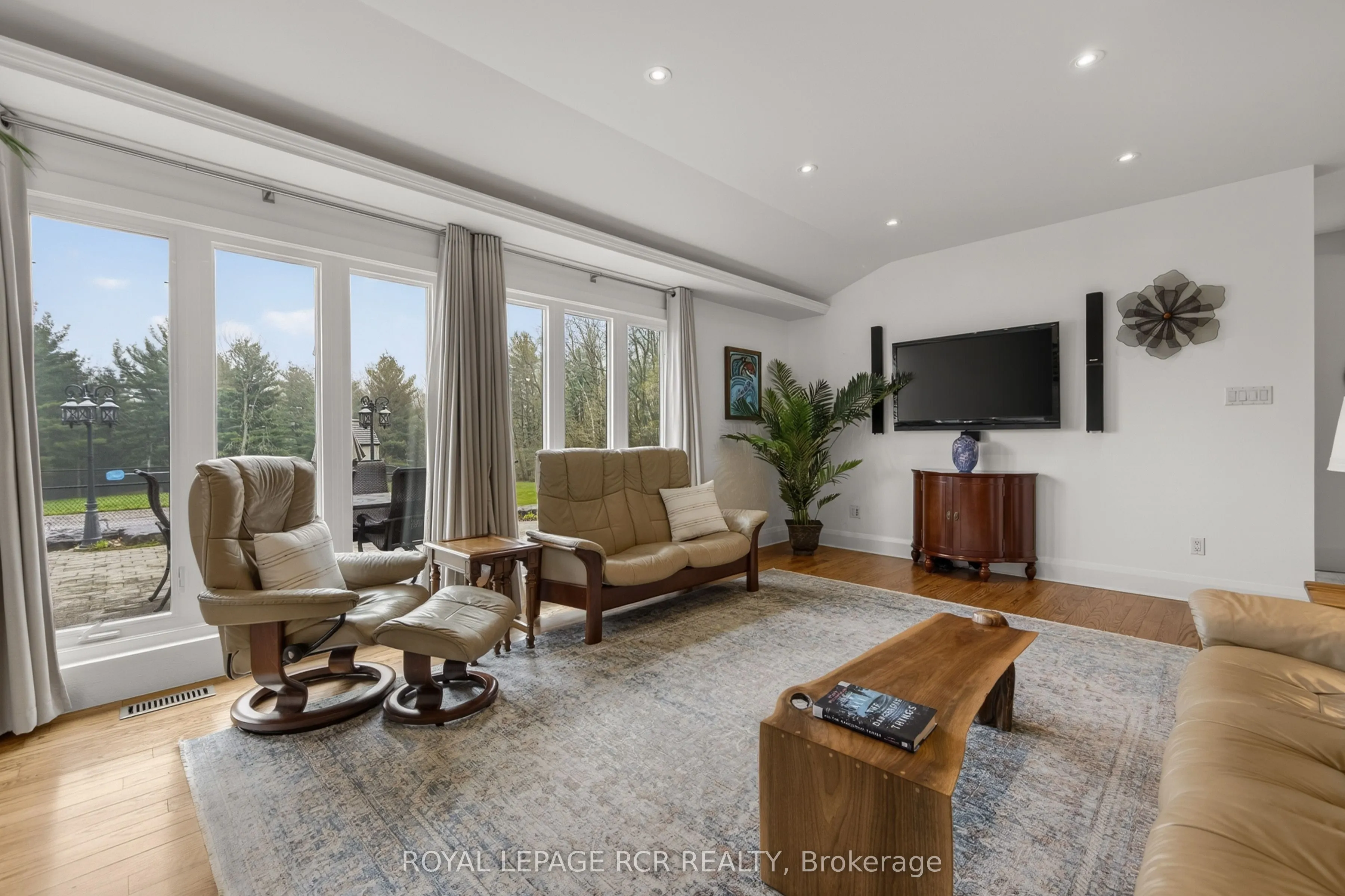16365 Bathurst Street