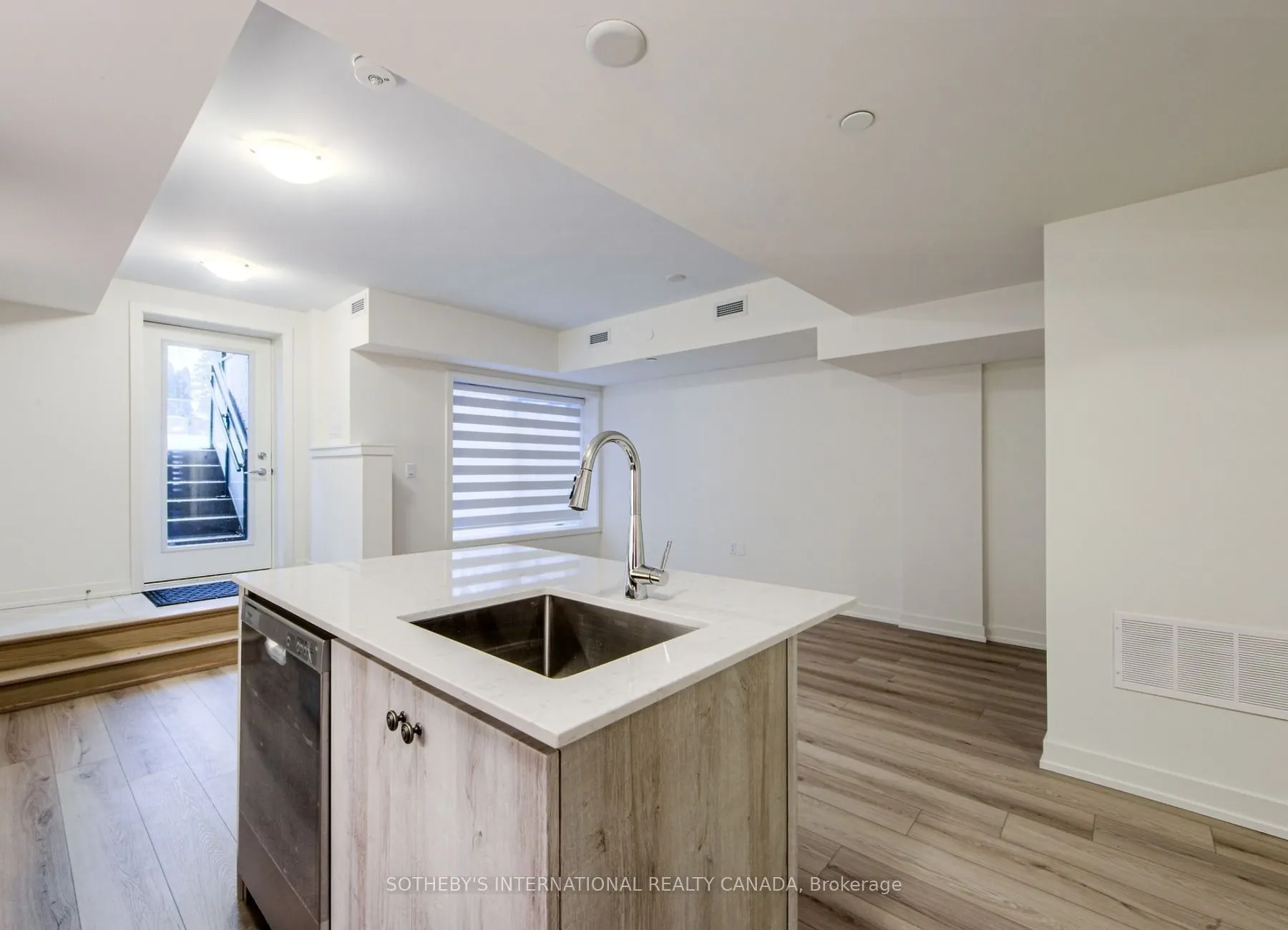 58 Elizabeth Street S #2102