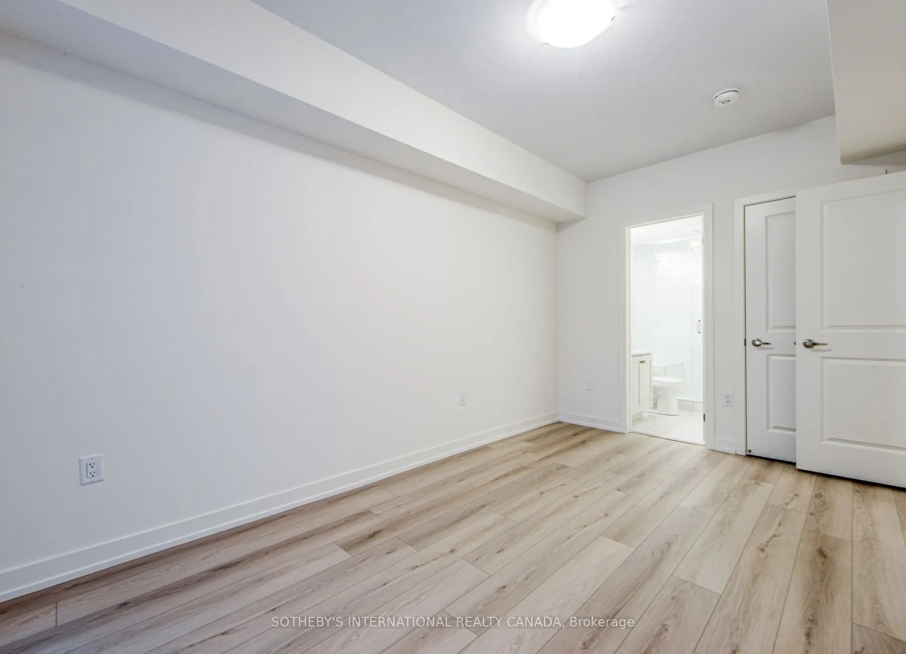 58 Elizabeth Street S #2102