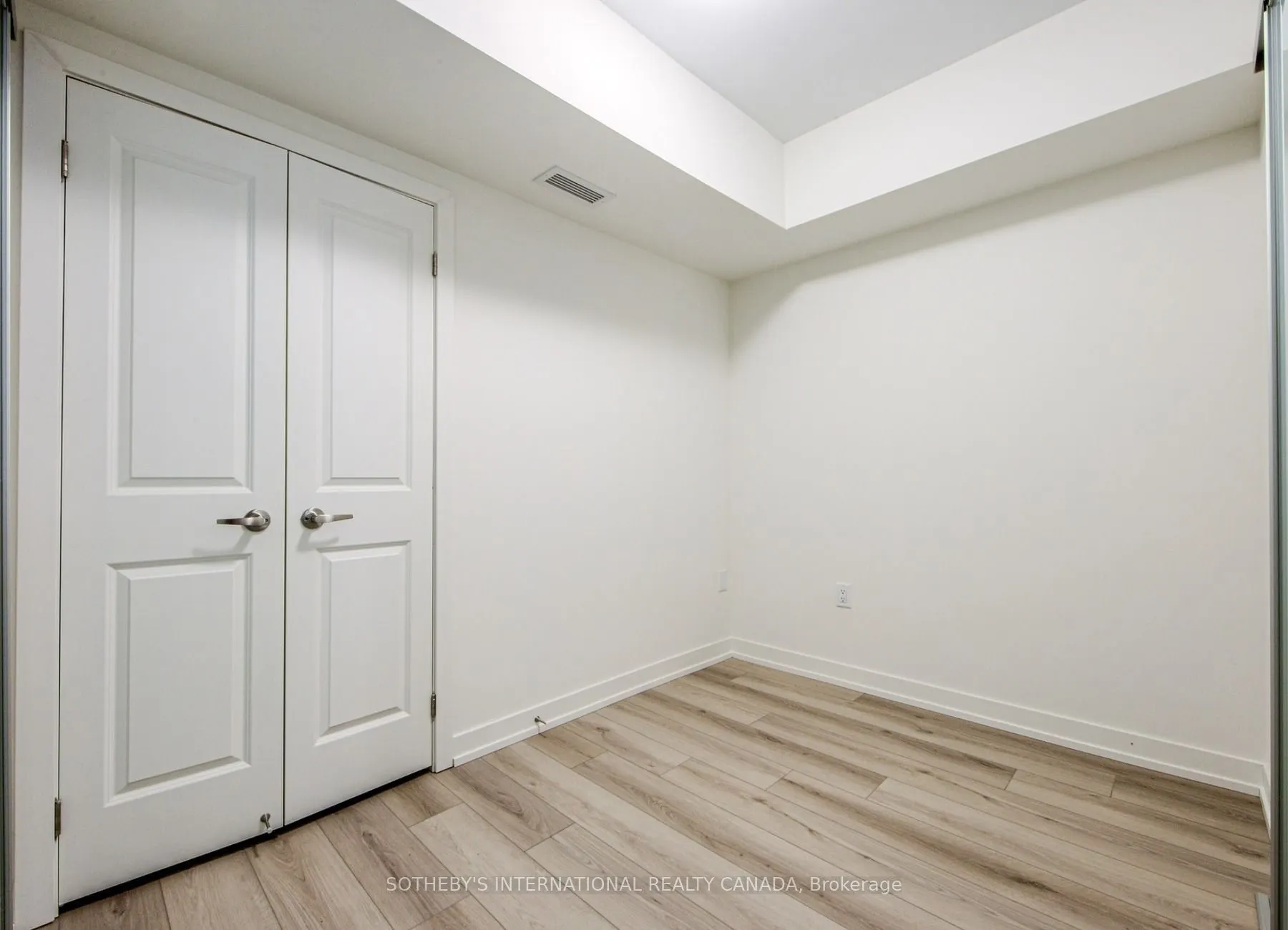 58 Elizabeth Street S #2102