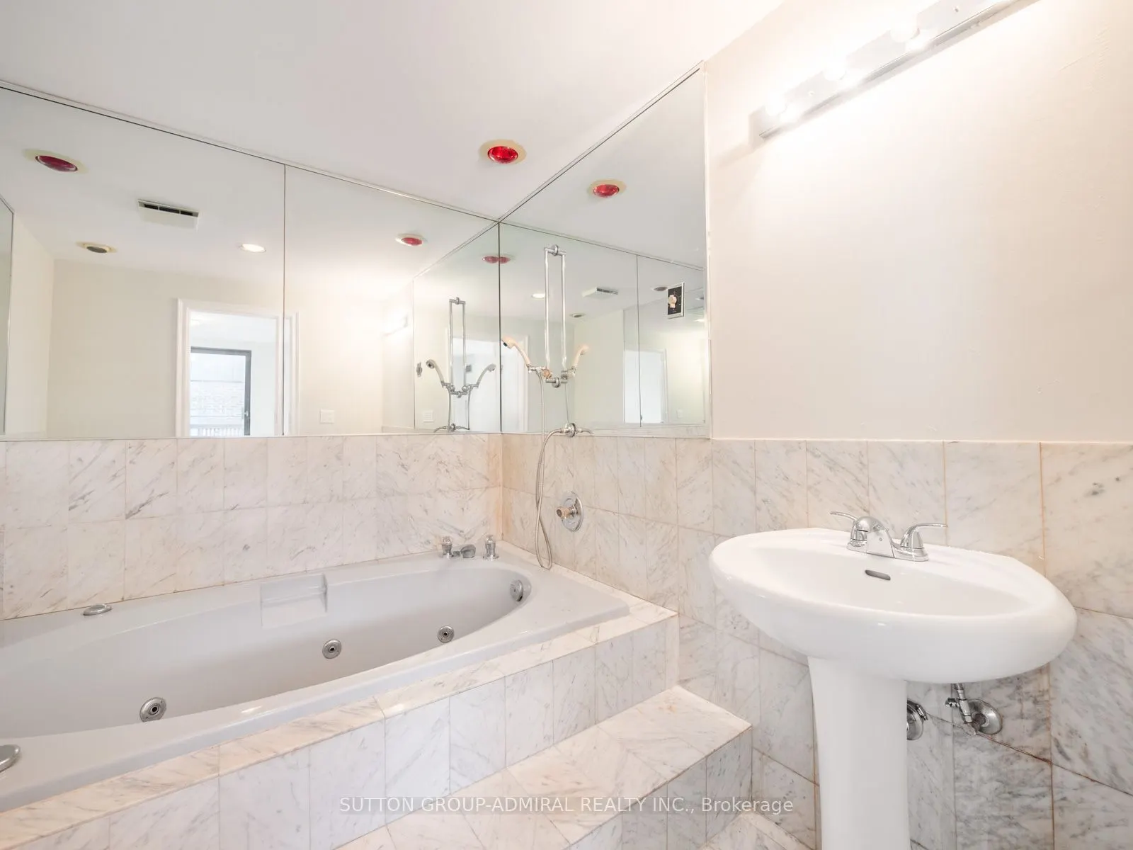 16 Elgin Street #316