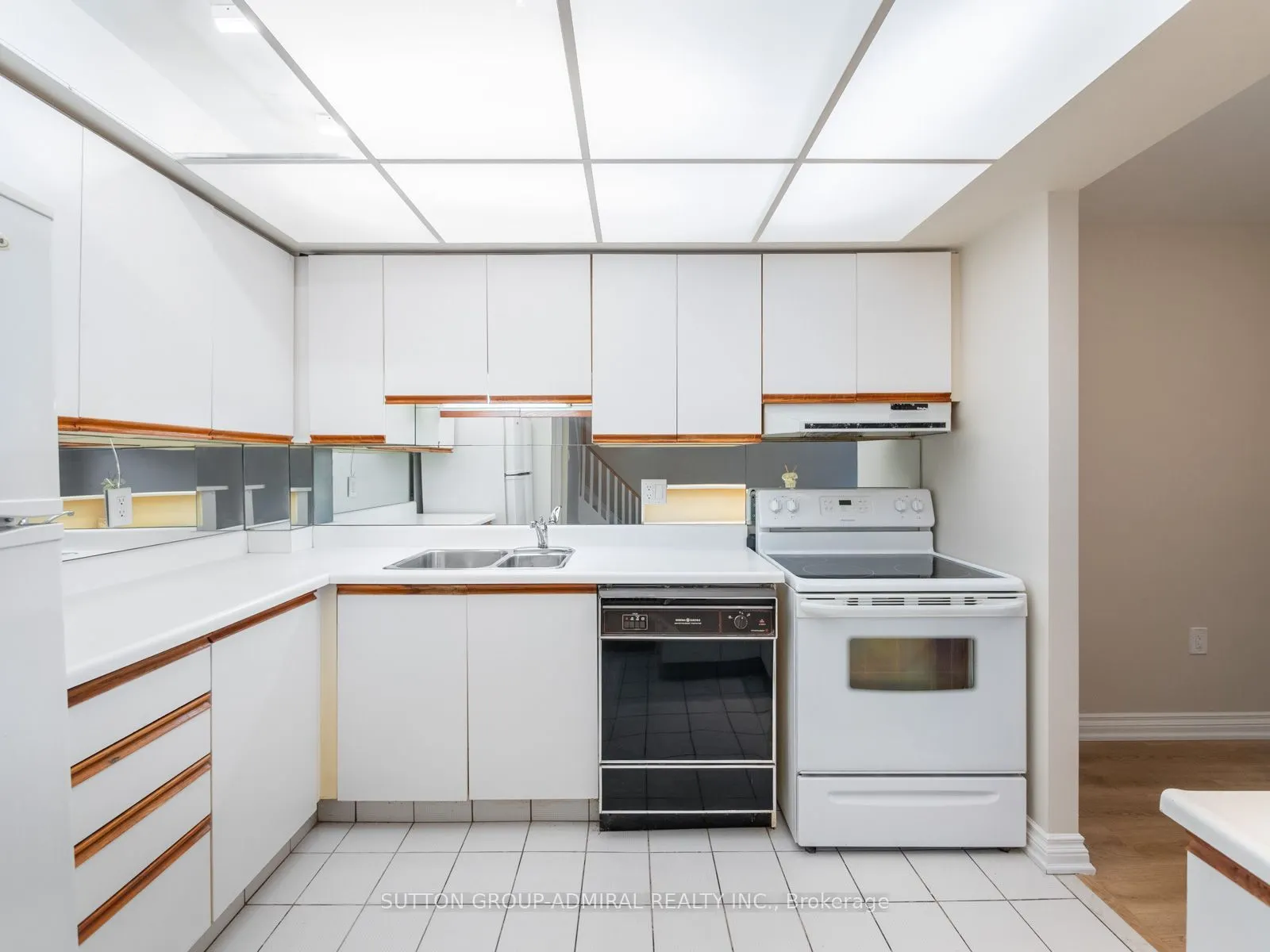 16 Elgin Street #316