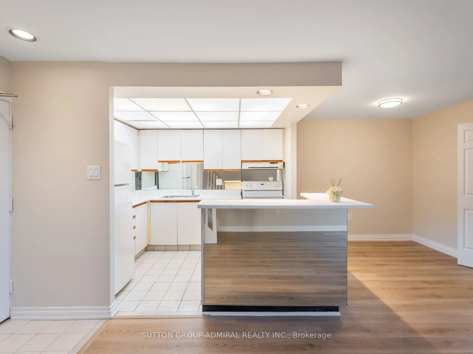 16 Elgin Street #316