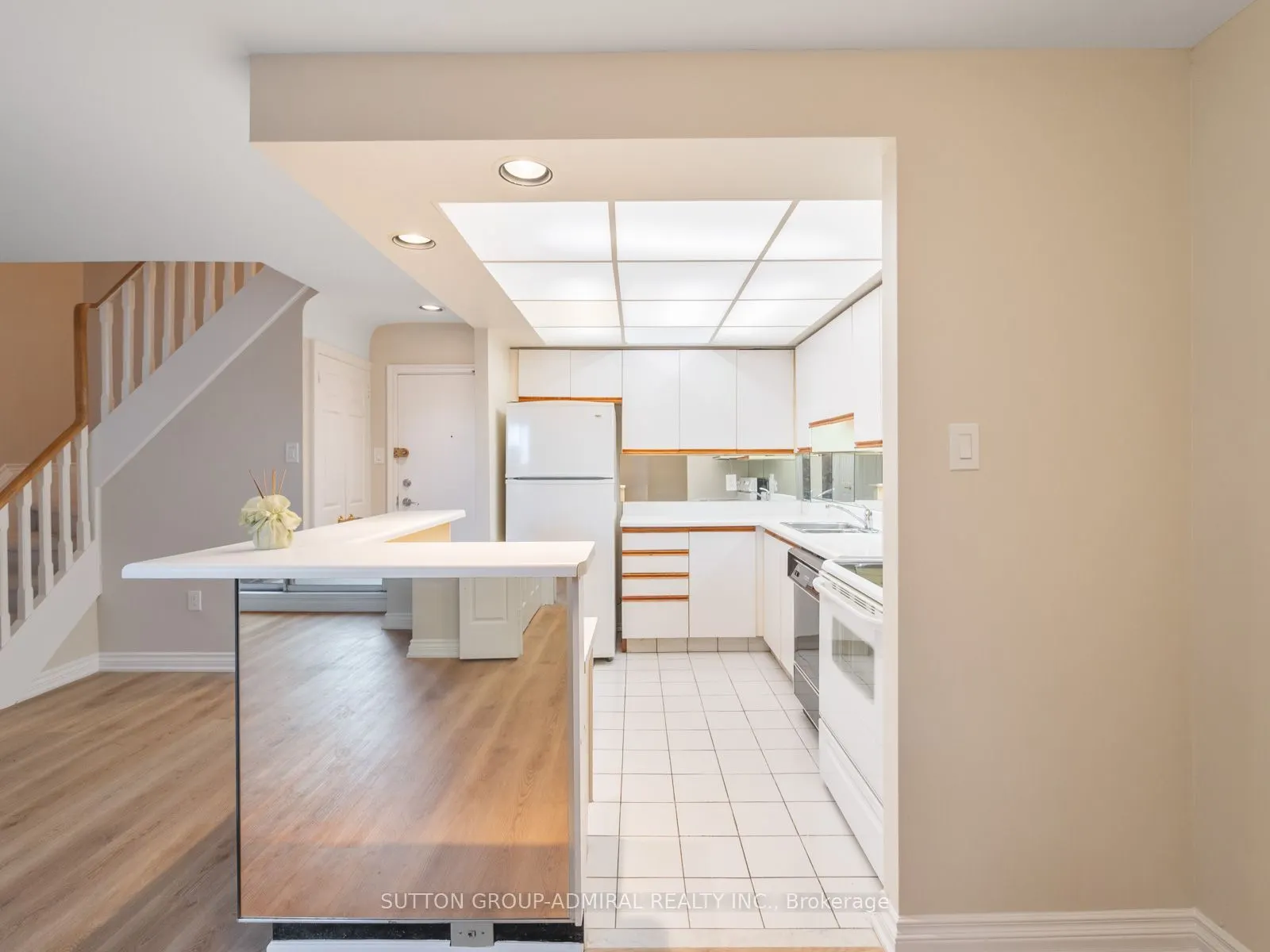 16 Elgin Street #316