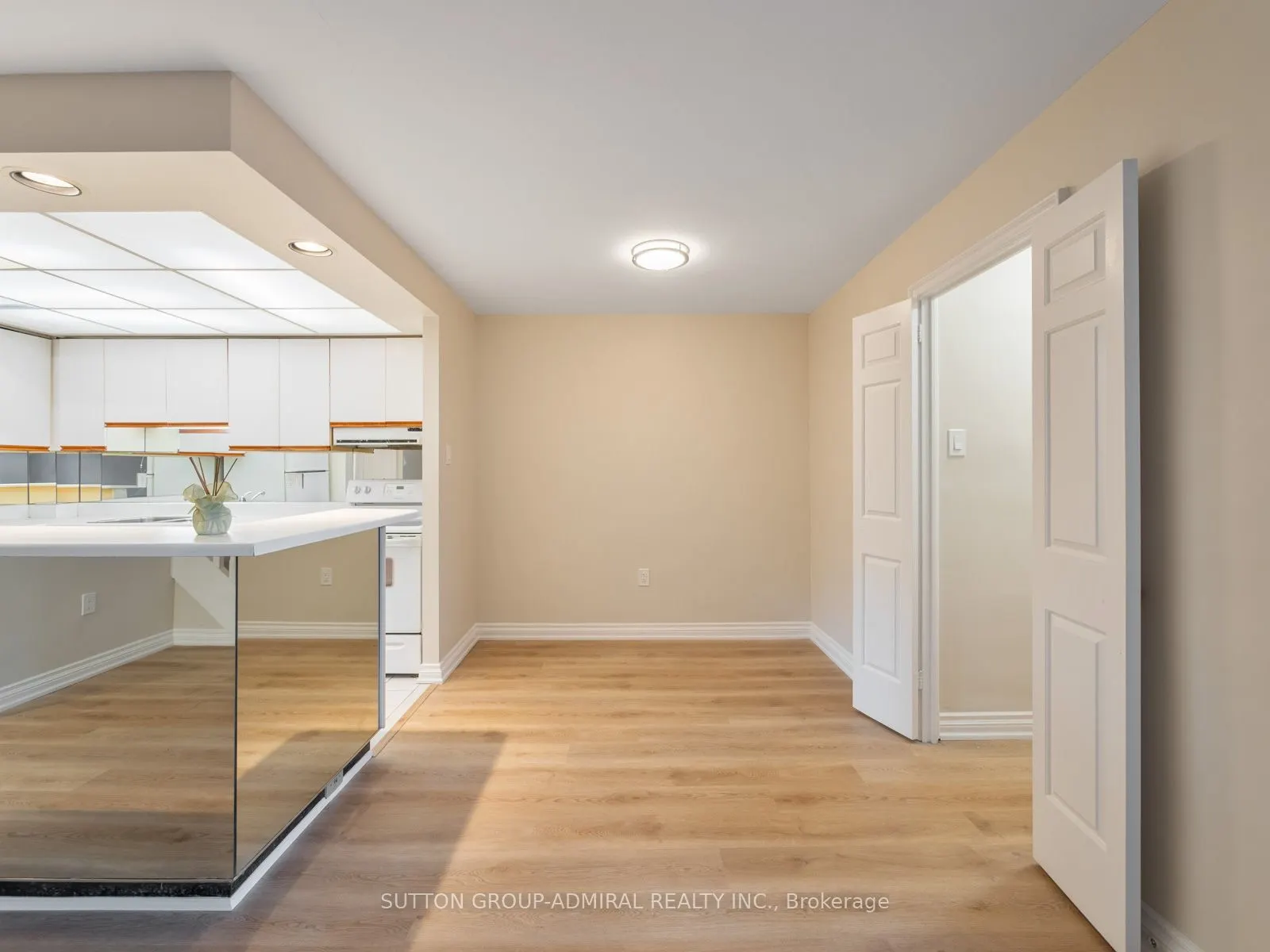 16 Elgin Street #316