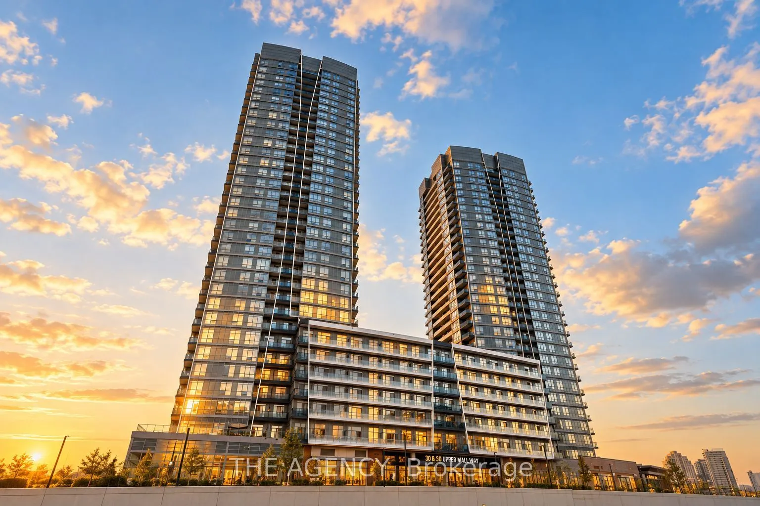 30 Upper Mall Way #1108