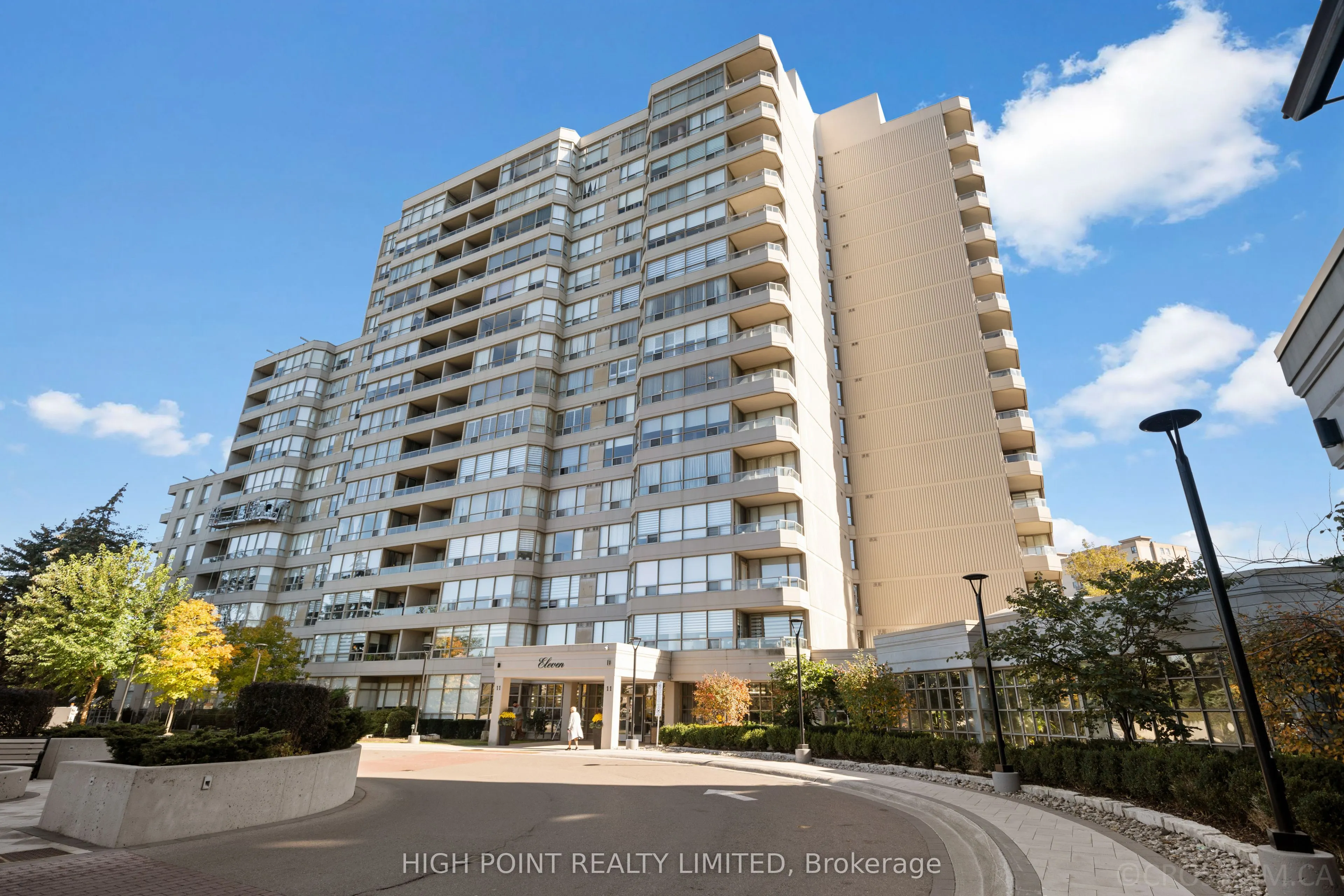 11 Townsgate Drive #915