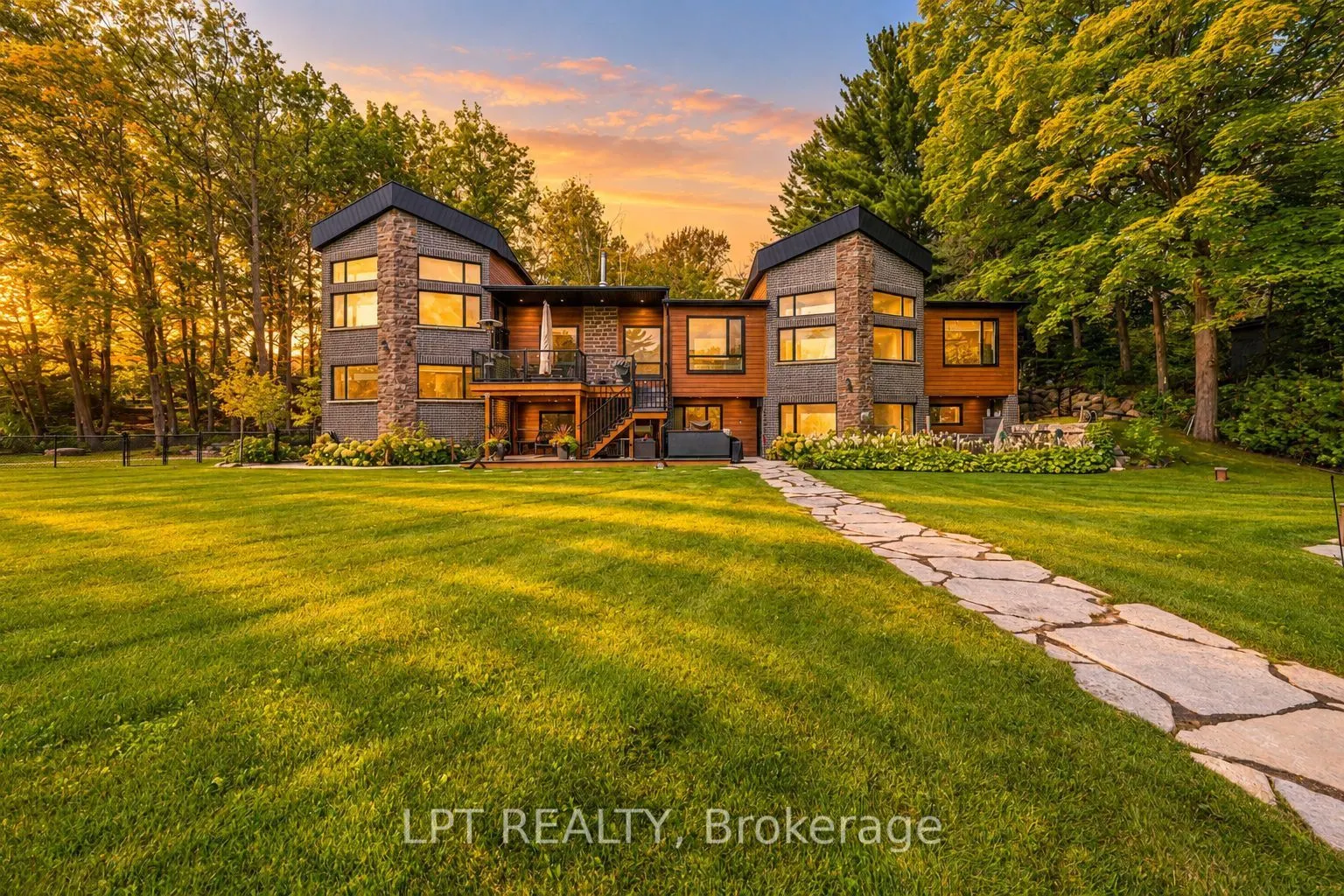 5 Birch Knoll Road