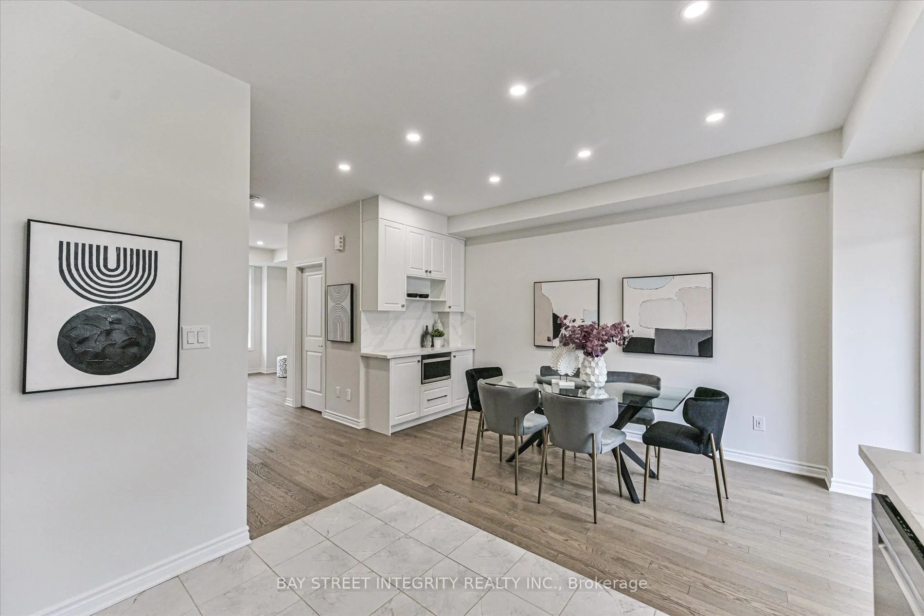 25 Chicago Lane