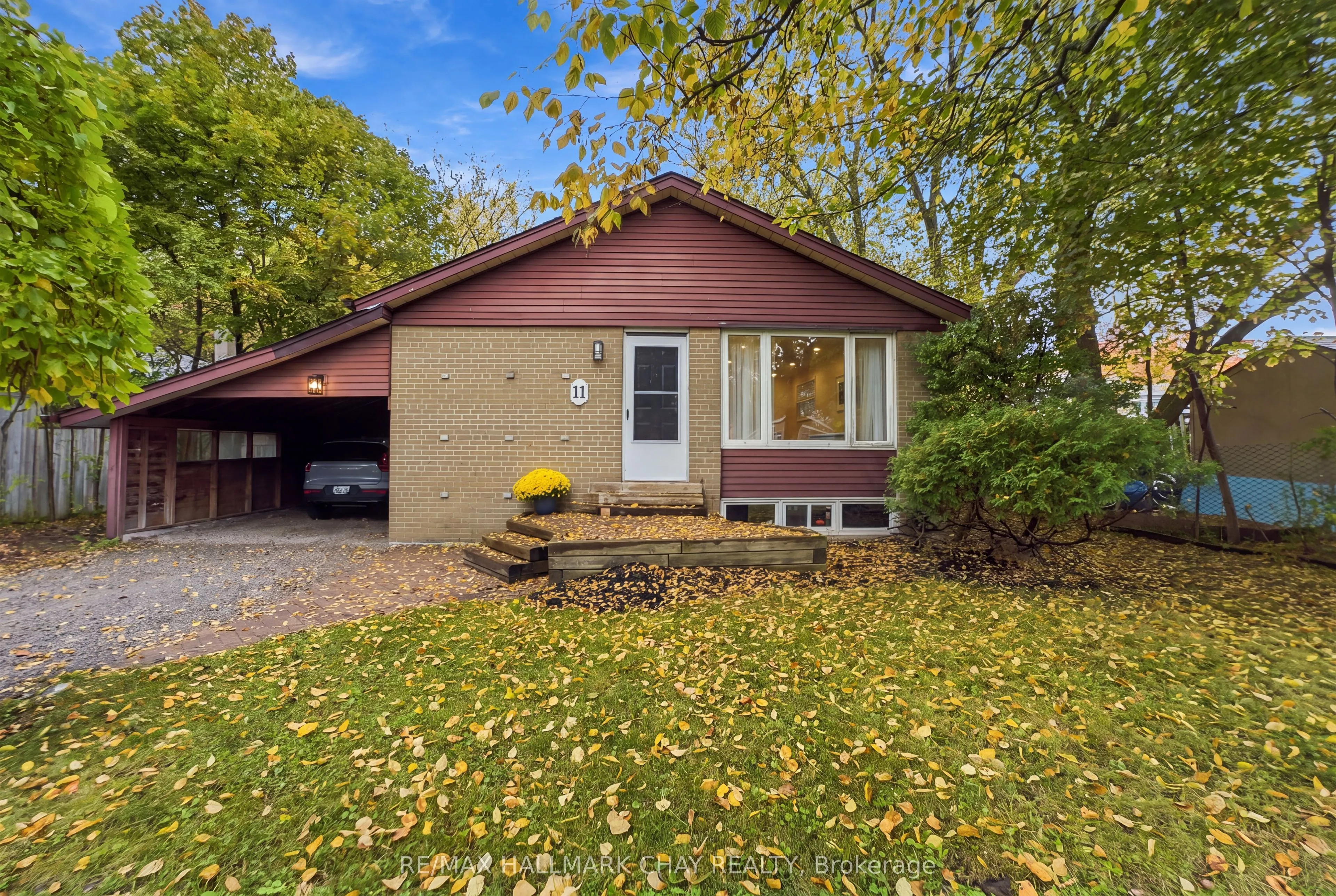 11 Davidson Road