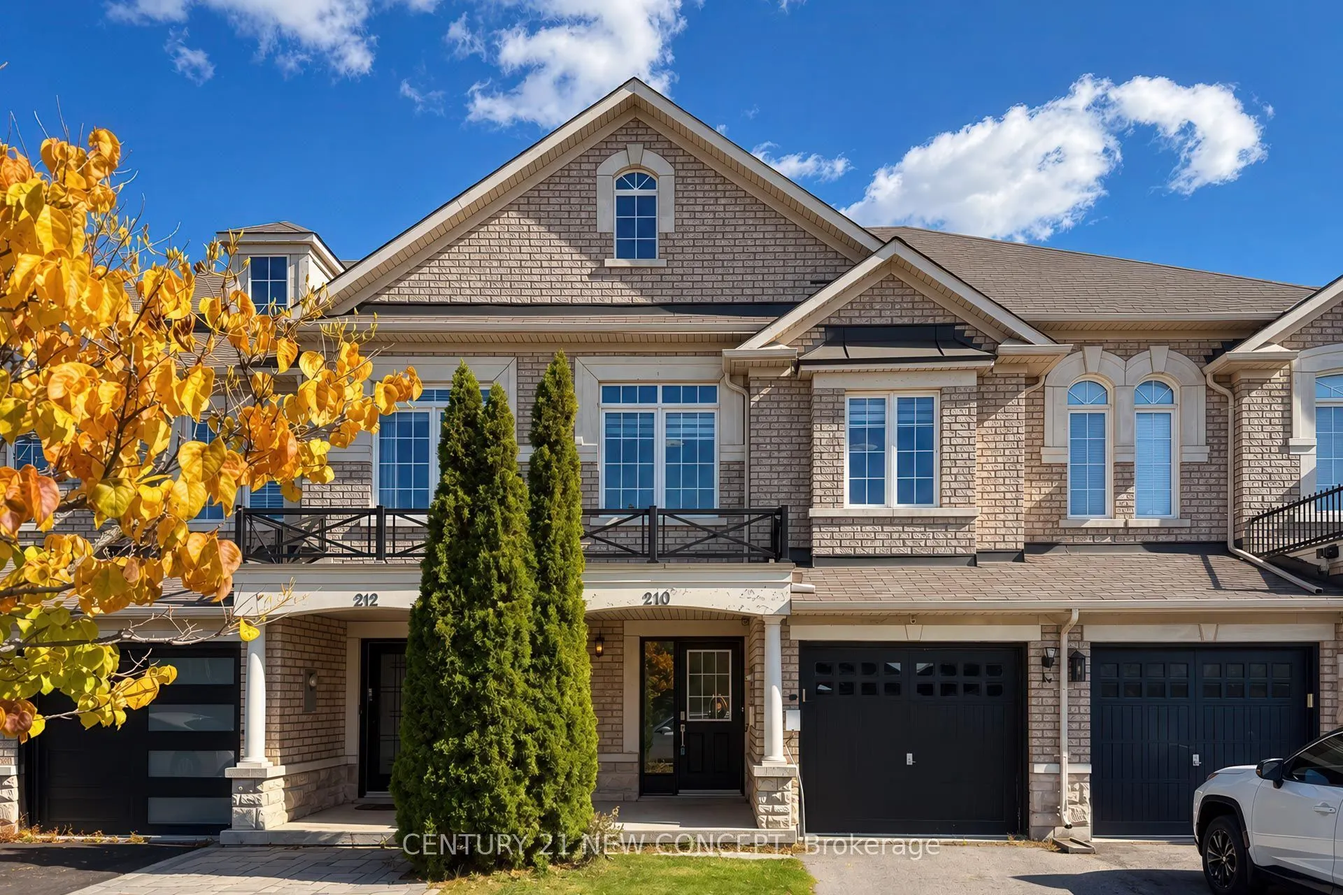 210 lauderdale Drive