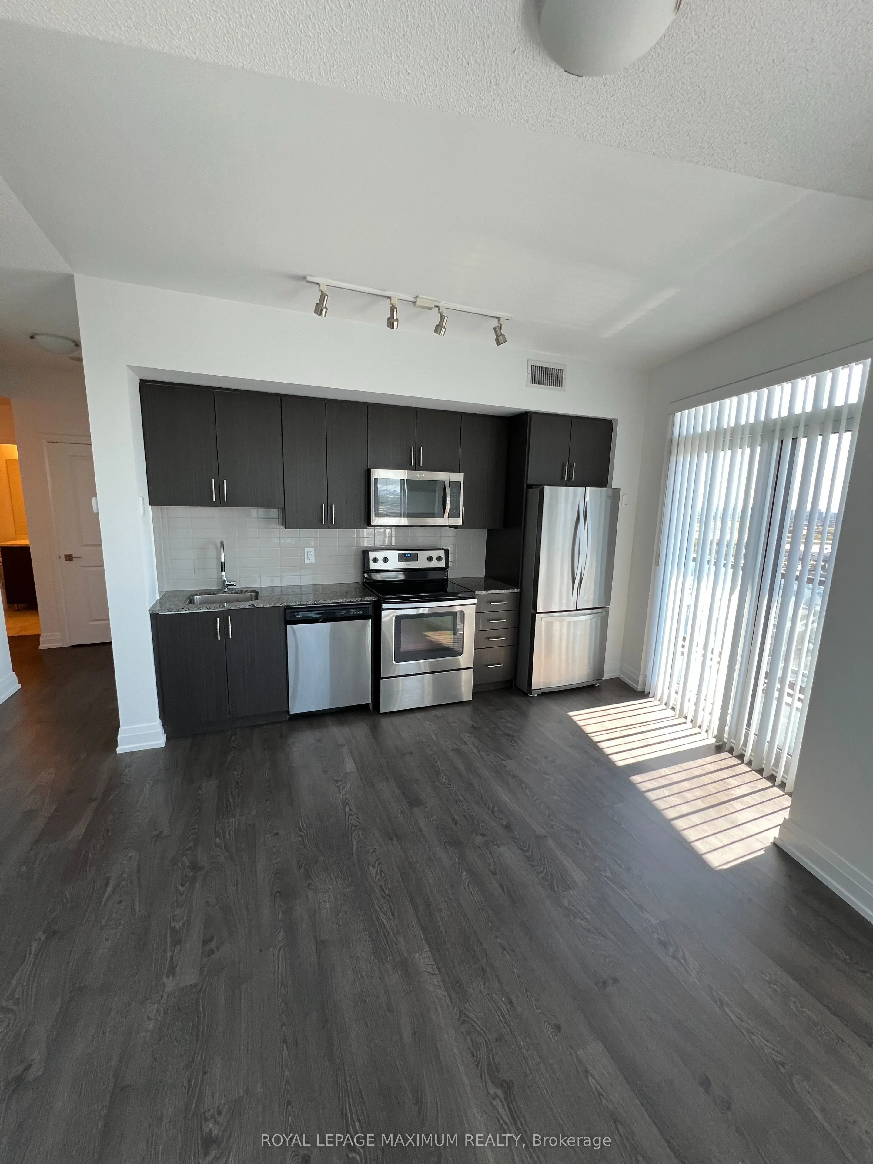 3700 Highway 7 Road W #1805