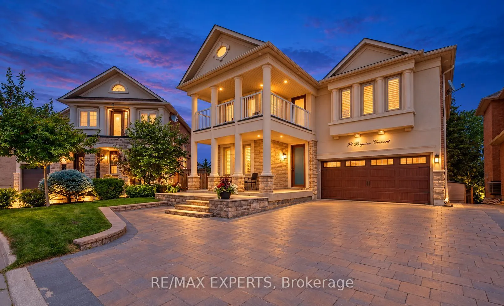 94 Royview Crescent
