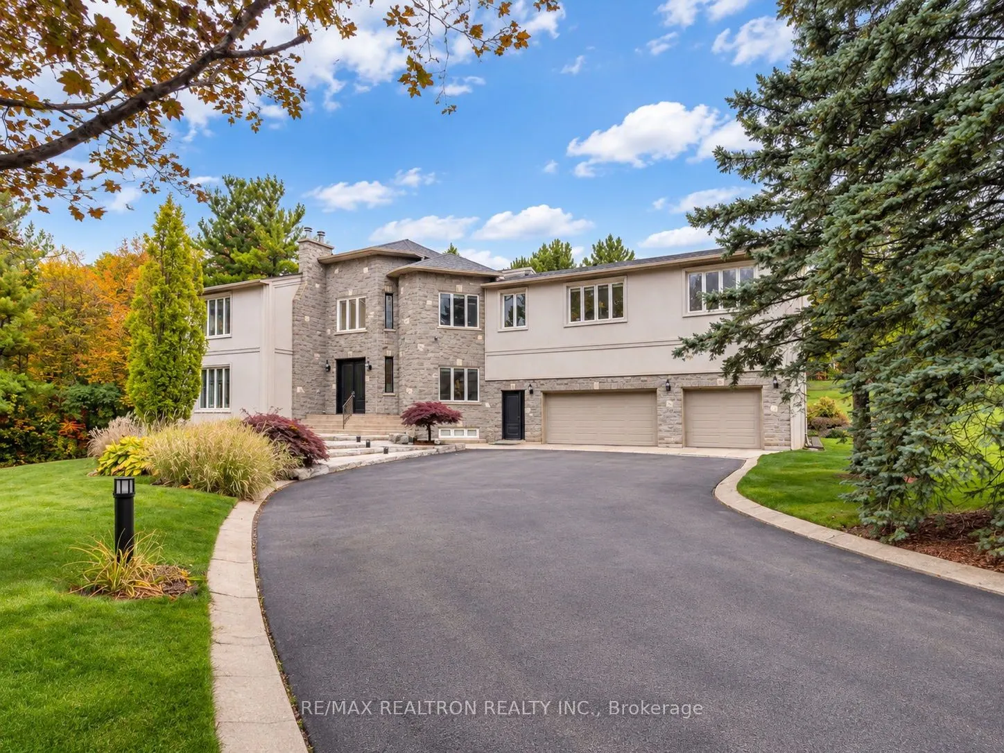 630 Woodland Acres Crescent