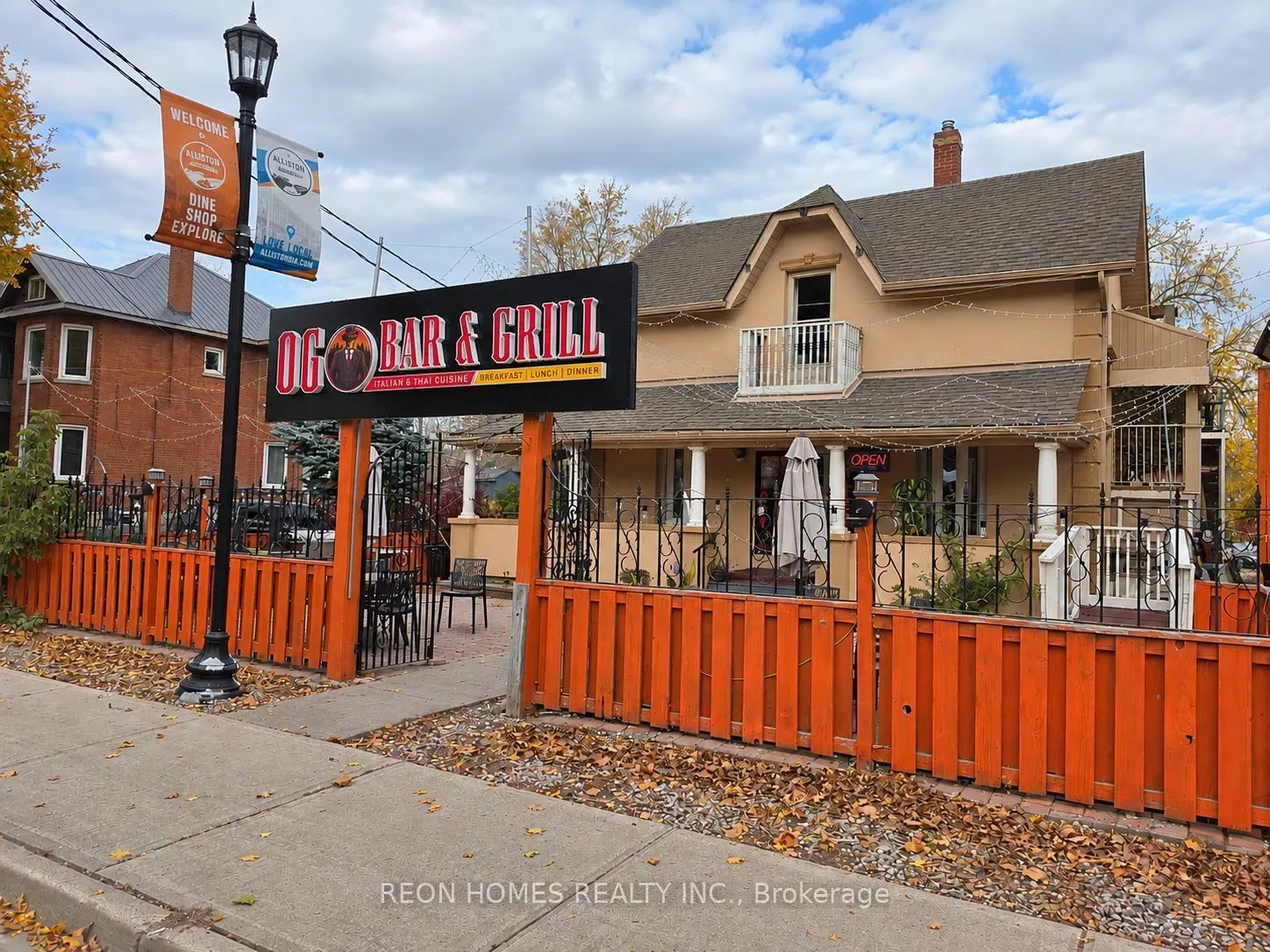 126 Victoria Street W