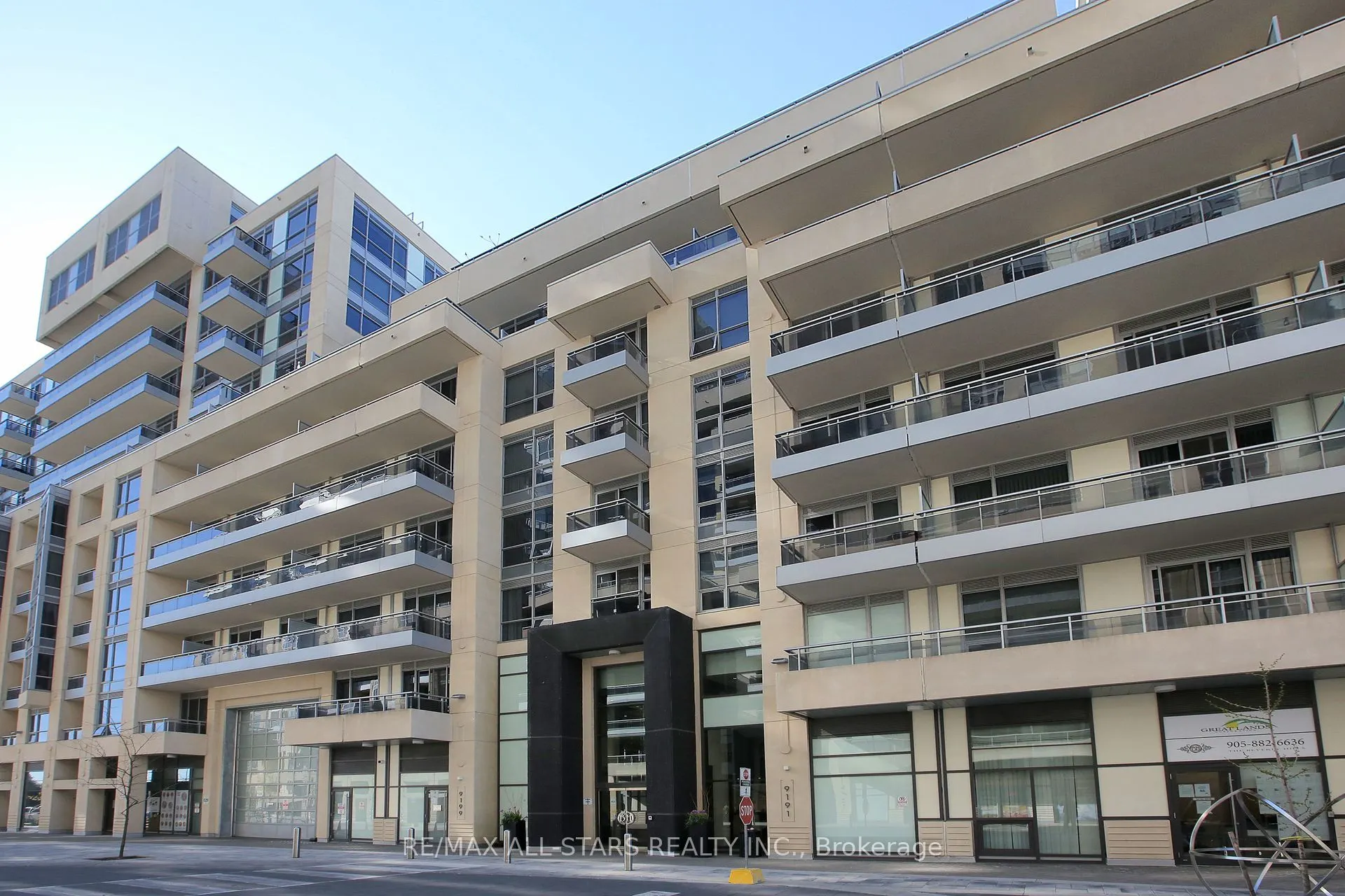 9191 Yonge Street #SW 807