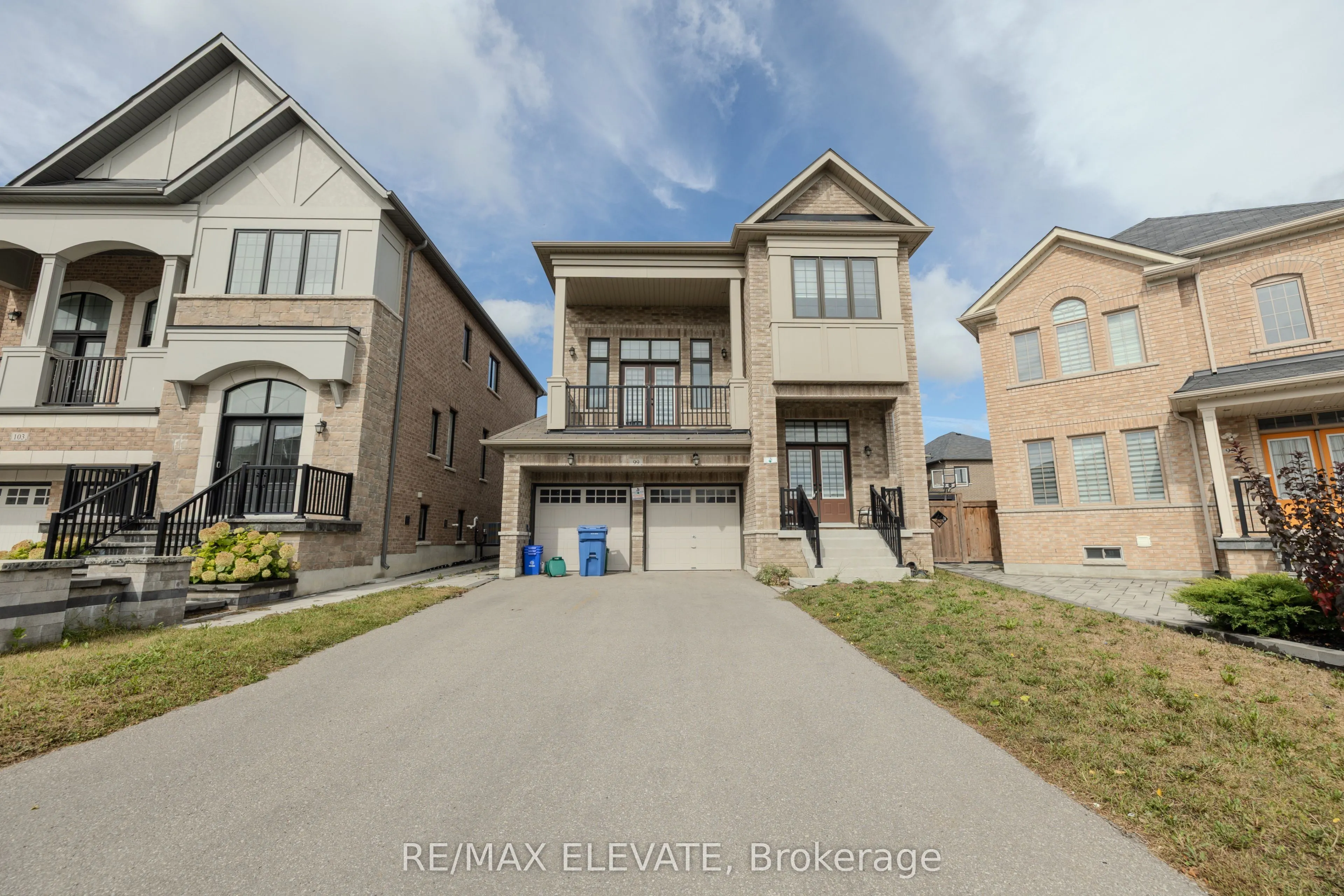 99 Buttonleaf Crescent