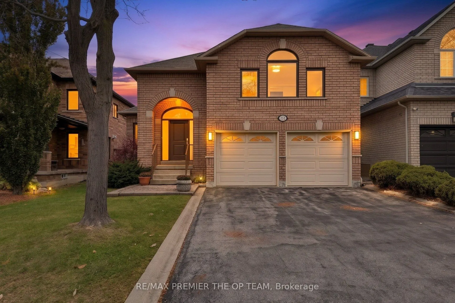 93 Cachet Hill Crescent