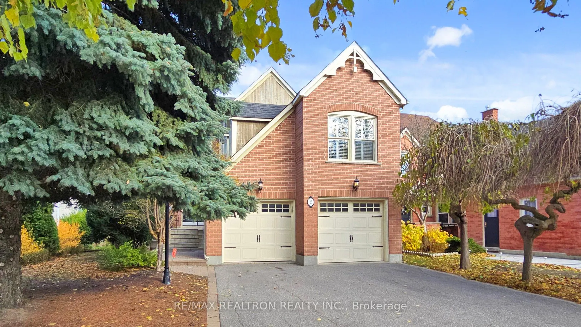 25 Waterbridge Lane