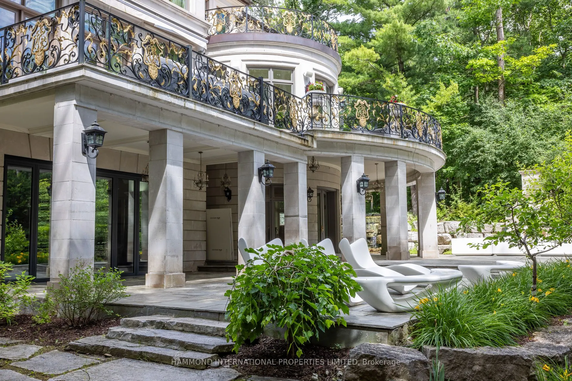 33 Forest Ridge Road