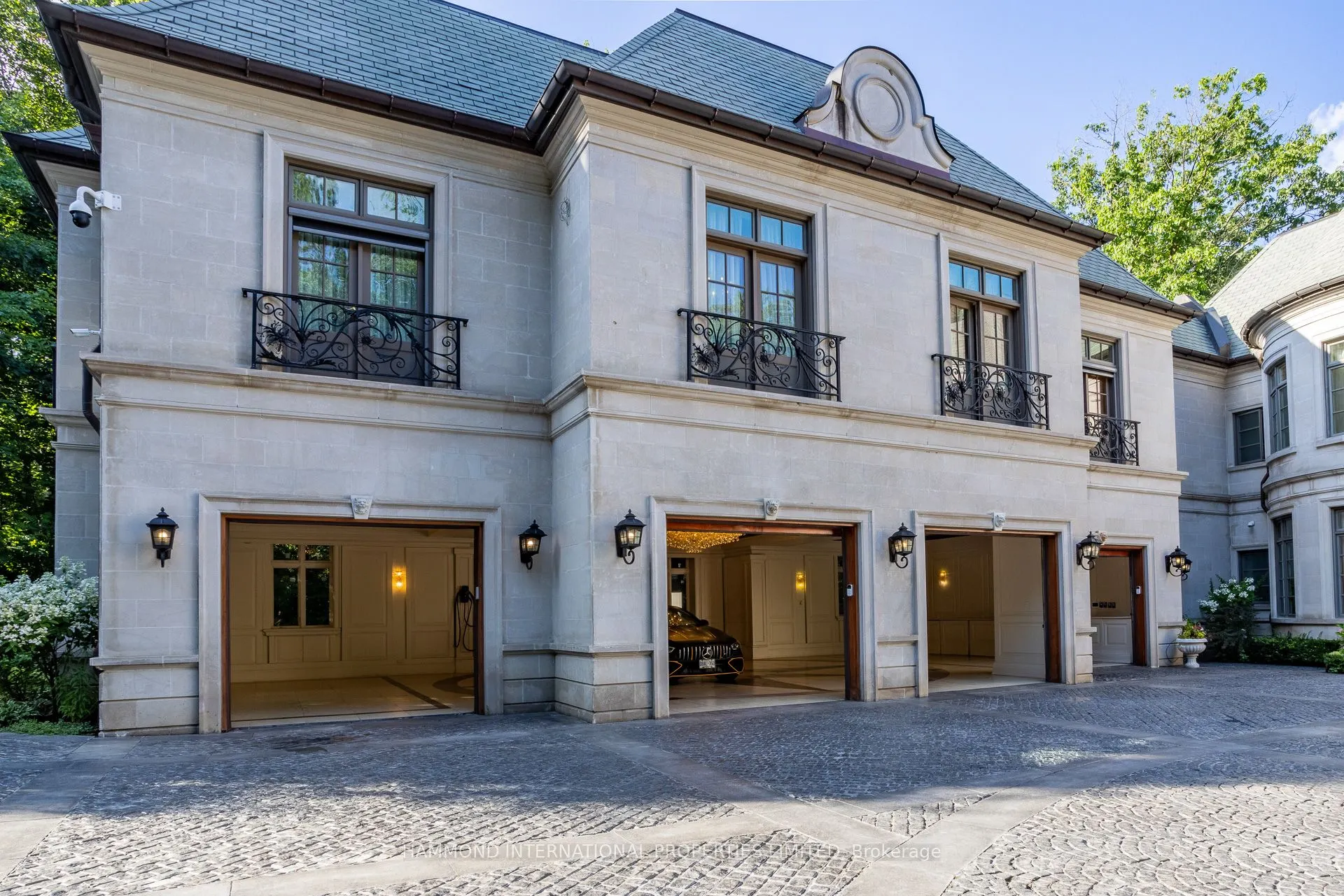 33 Forest Ridge Road