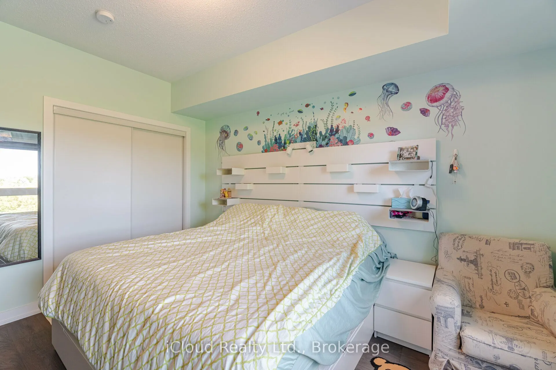 69 Boyne Street N, #402