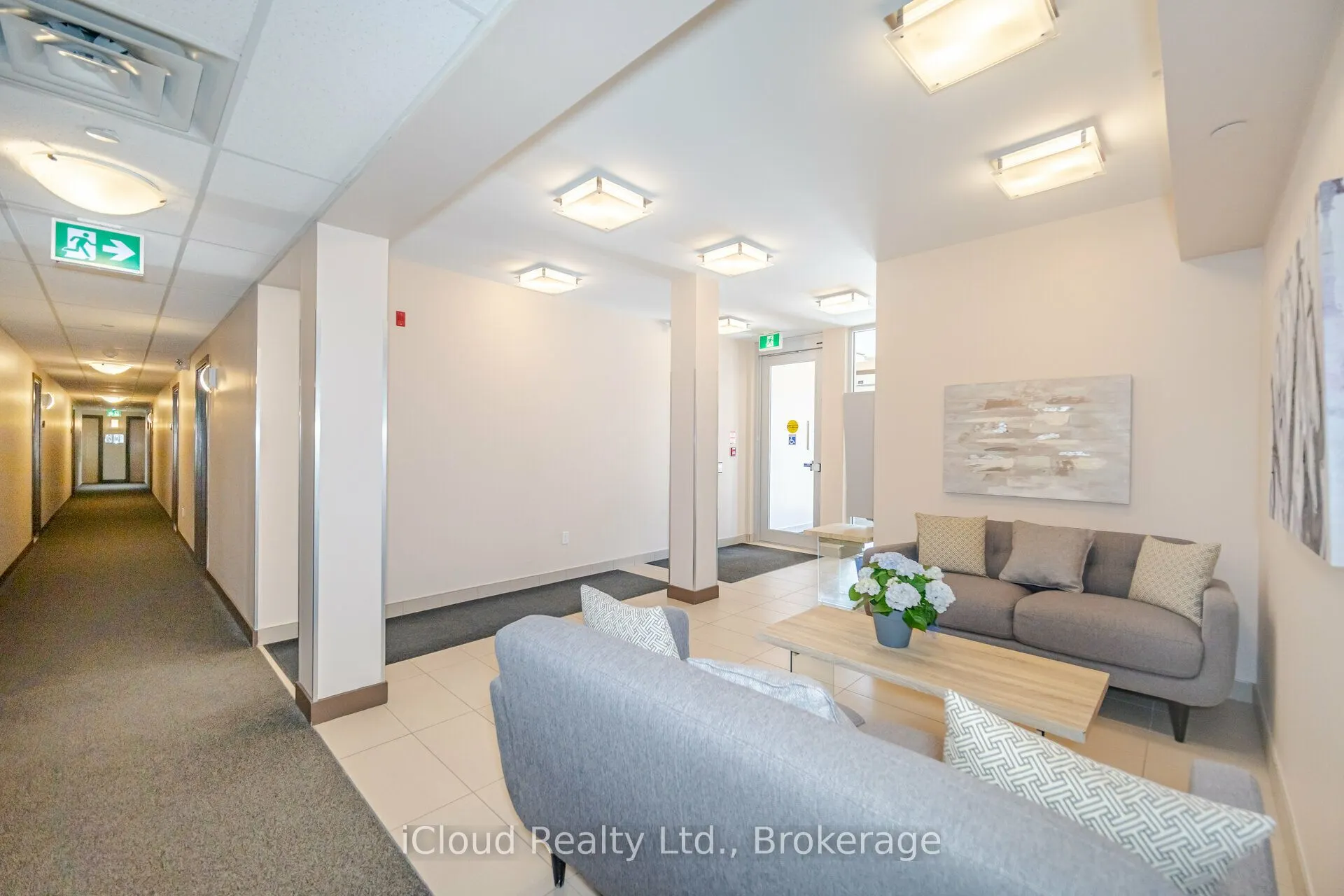 69 Boyne Street N, #402