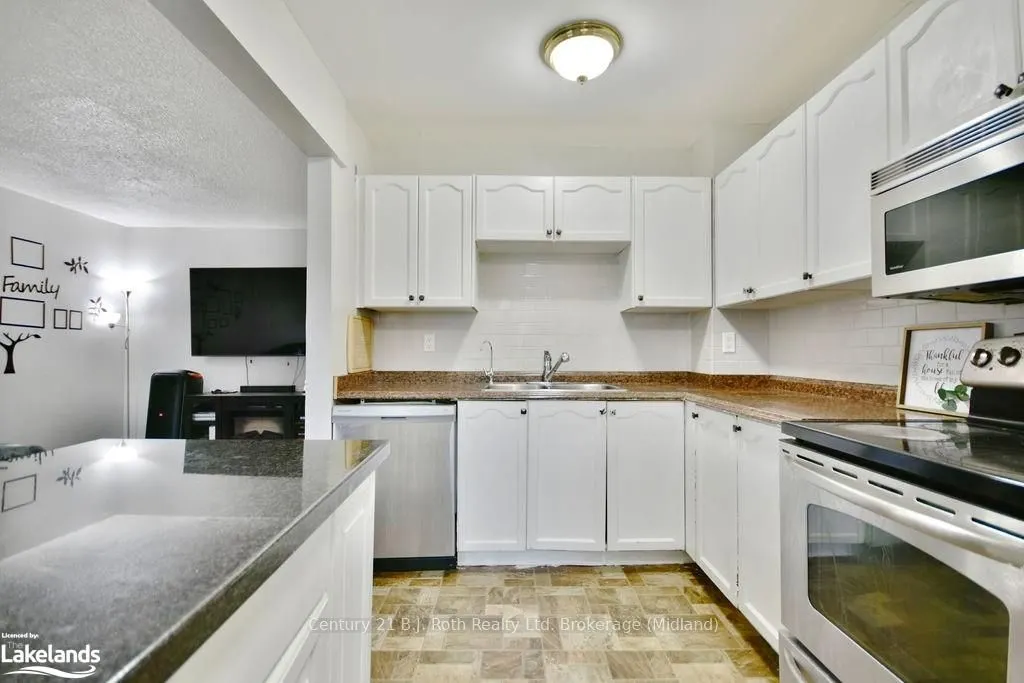 441 BARRIE Road #7