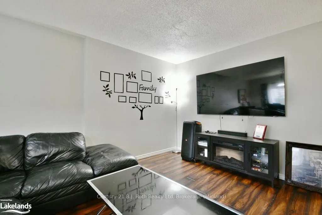 441 BARRIE Road #7