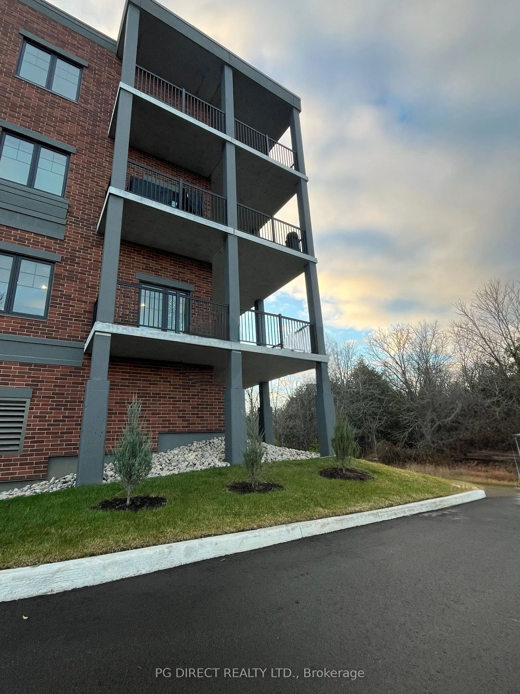 121 Mary Street #224