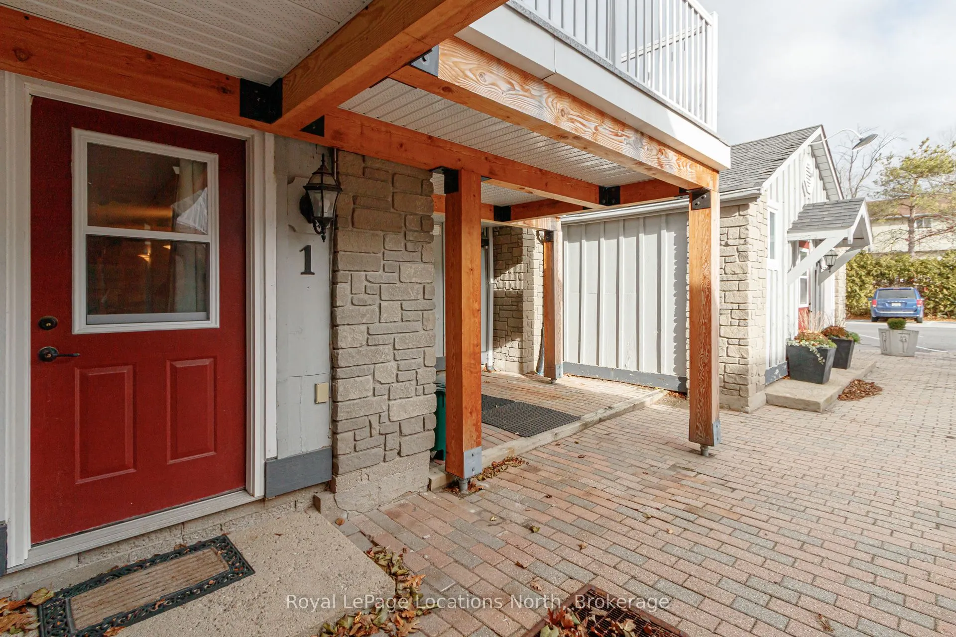 891 River Road W #1