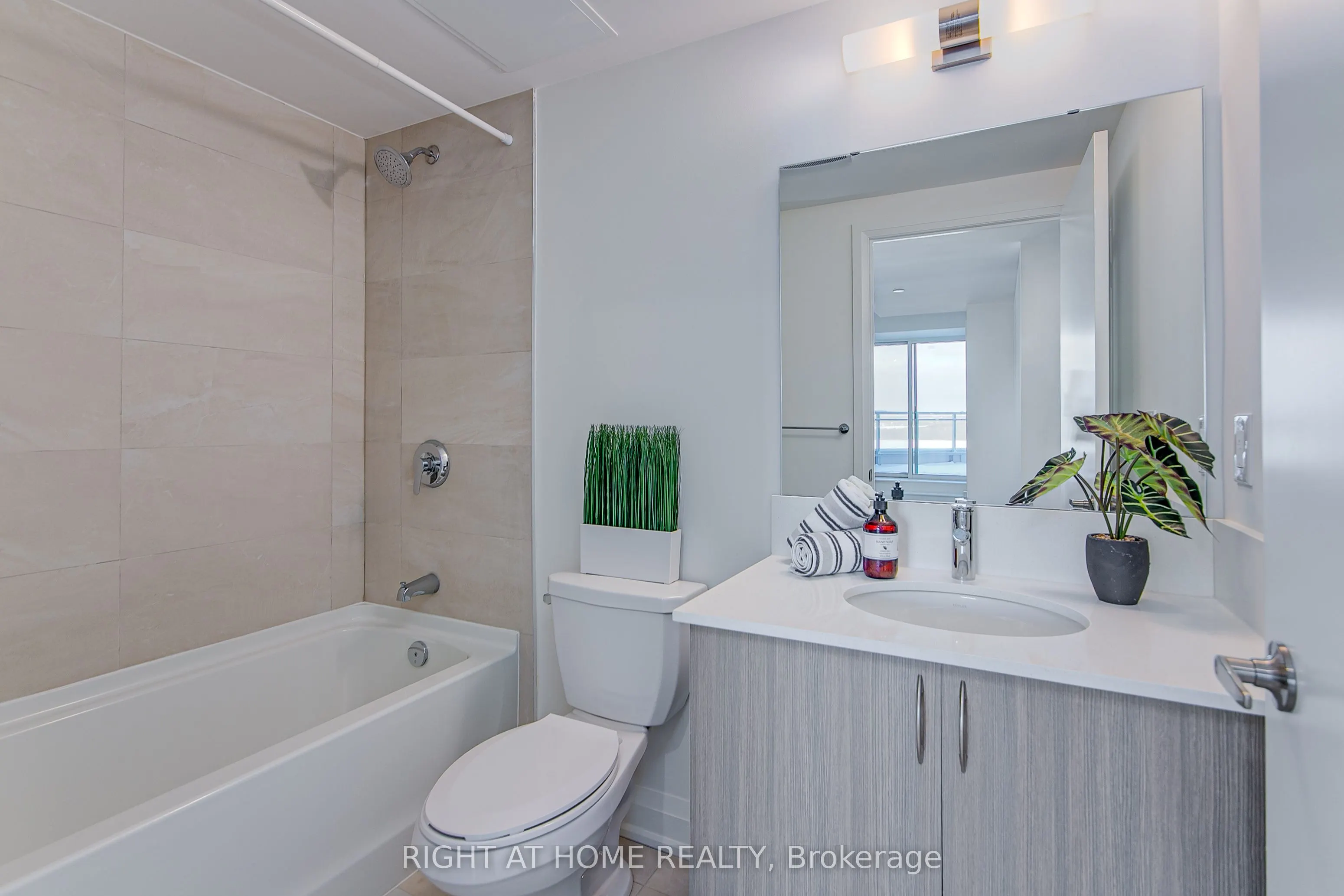 58 Lakeside Terrace, #1006